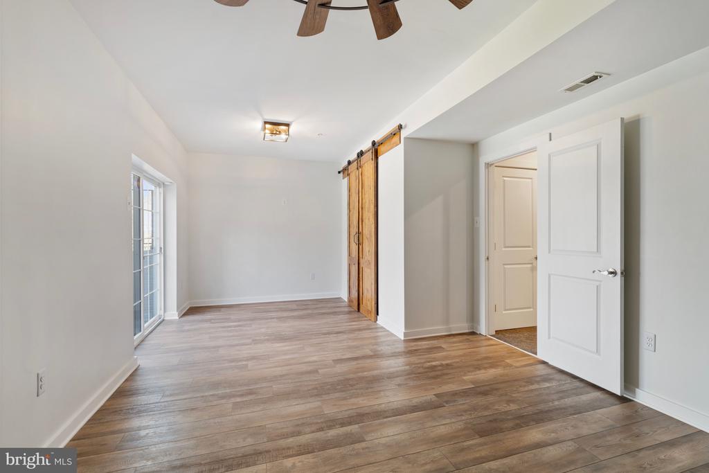 704 ROANE HOLLOW LANE