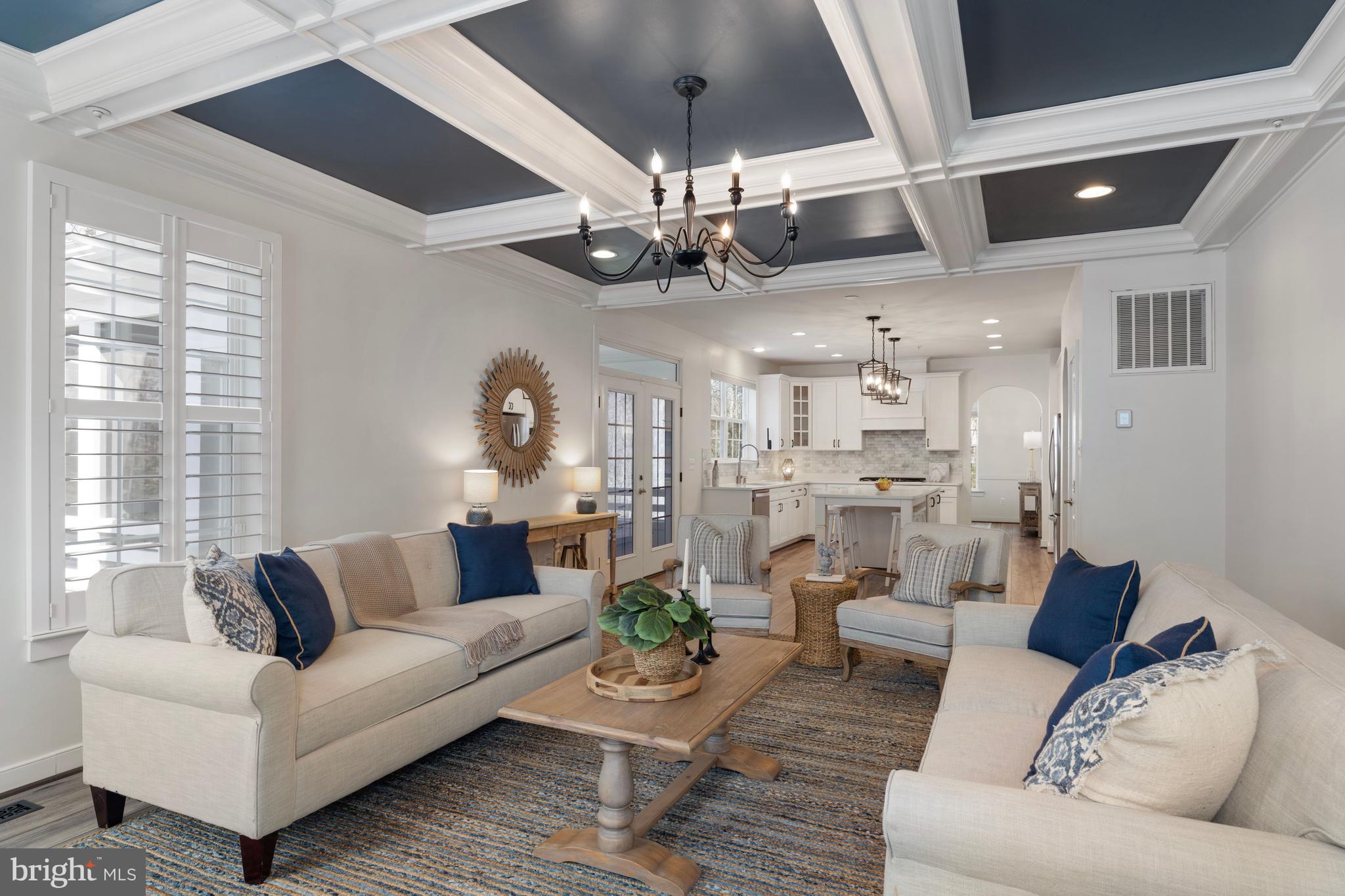 704 ROANE HOLLOW LANE