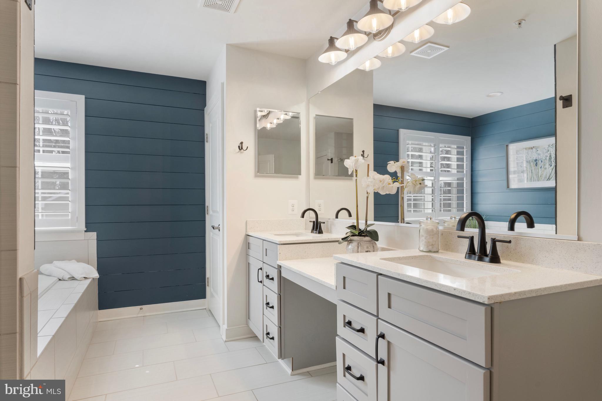 704 ROANE HOLLOW LANE