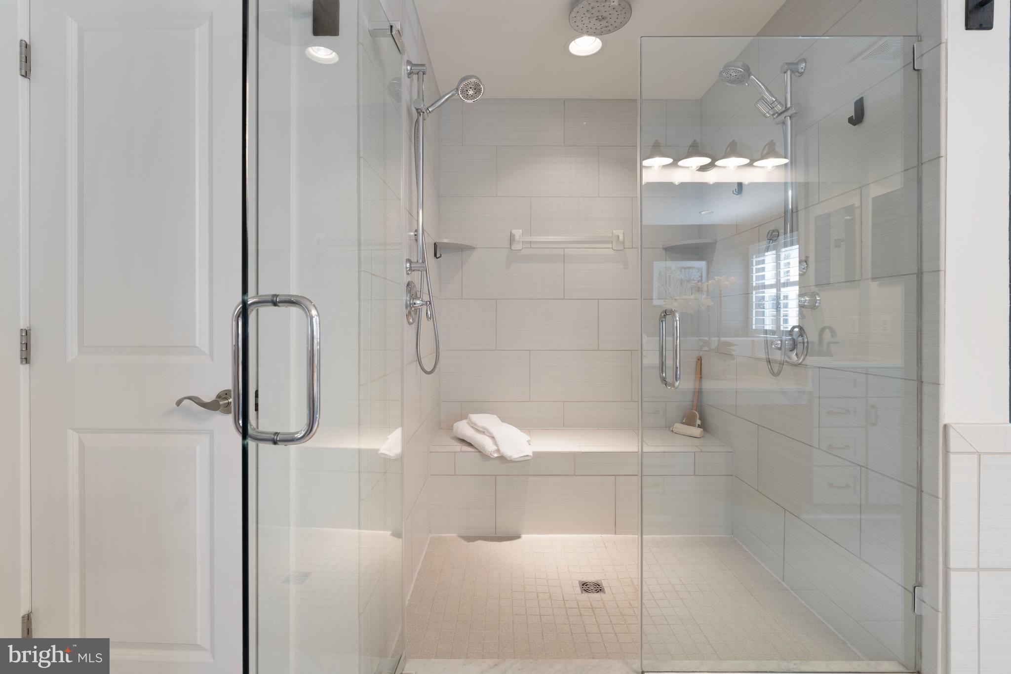 704 ROANE HOLLOW LANE