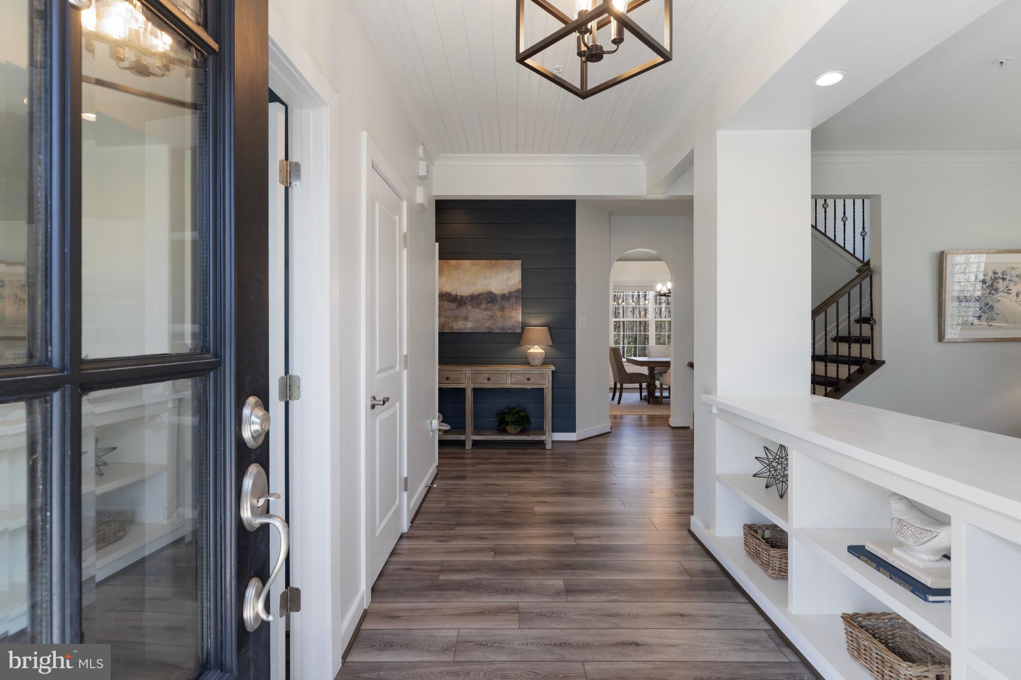 704 ROANE HOLLOW LANE