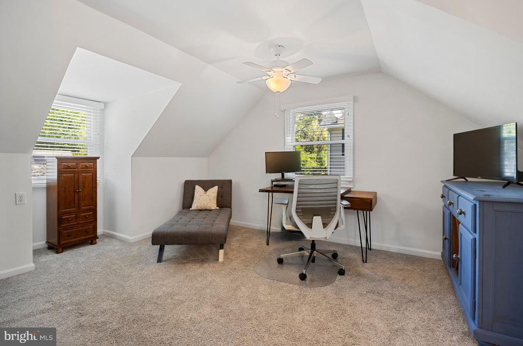 511 GREENWOOD ROAD
