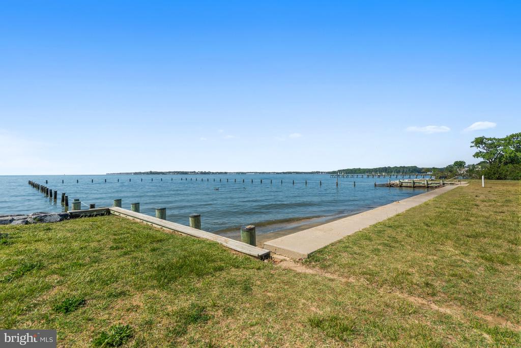 124 E BAY VIEW DRIVE