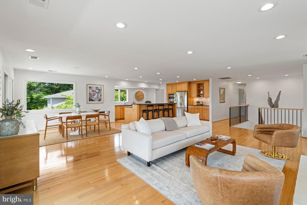 124 E BAY VIEW DRIVE