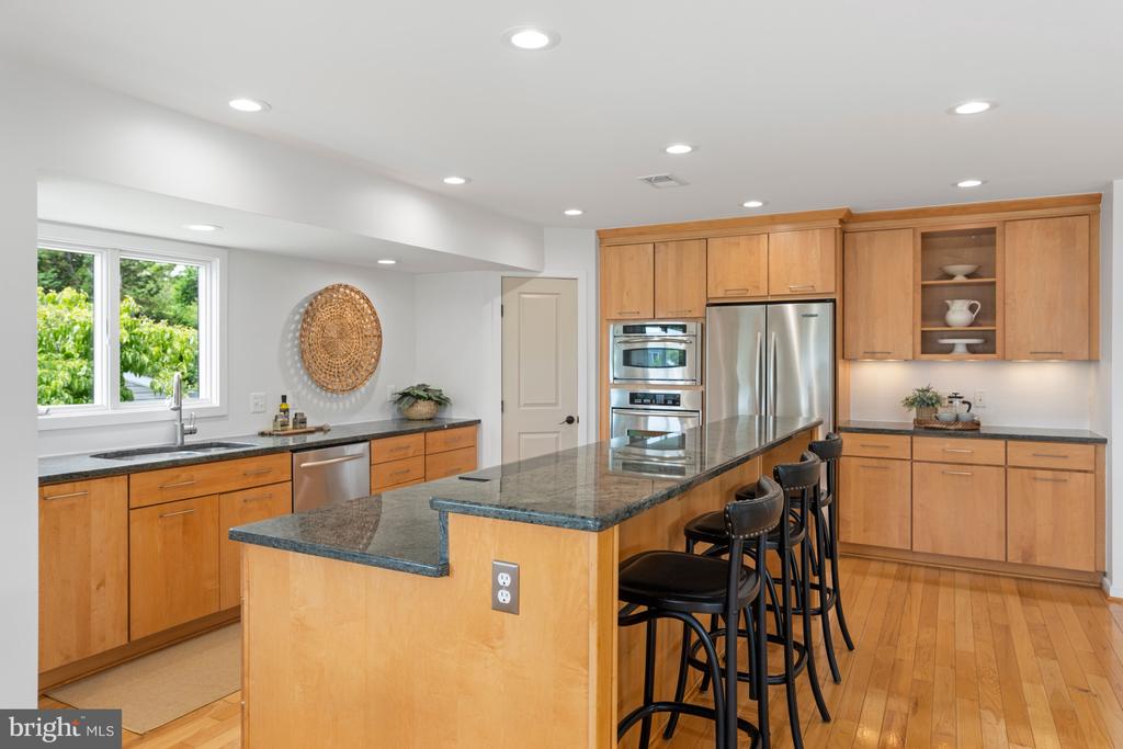 124 E BAY VIEW DRIVE