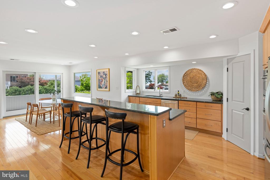 124 E BAY VIEW DRIVE