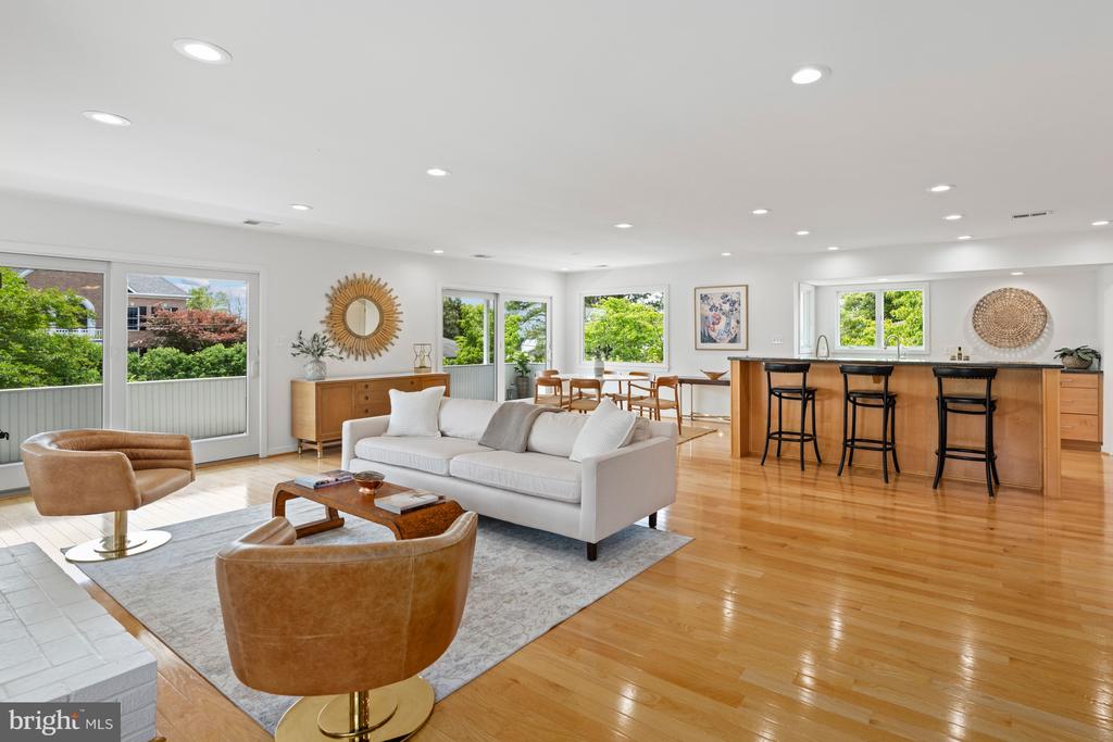124 E BAY VIEW DRIVE