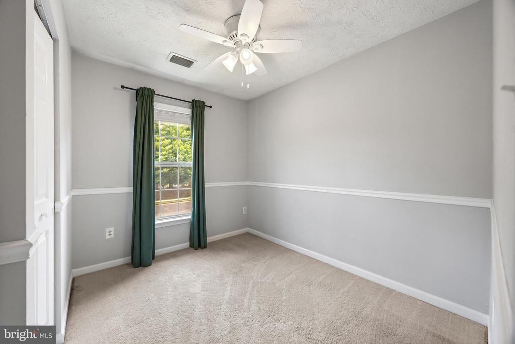 2716 MAPLEVIEW COURT