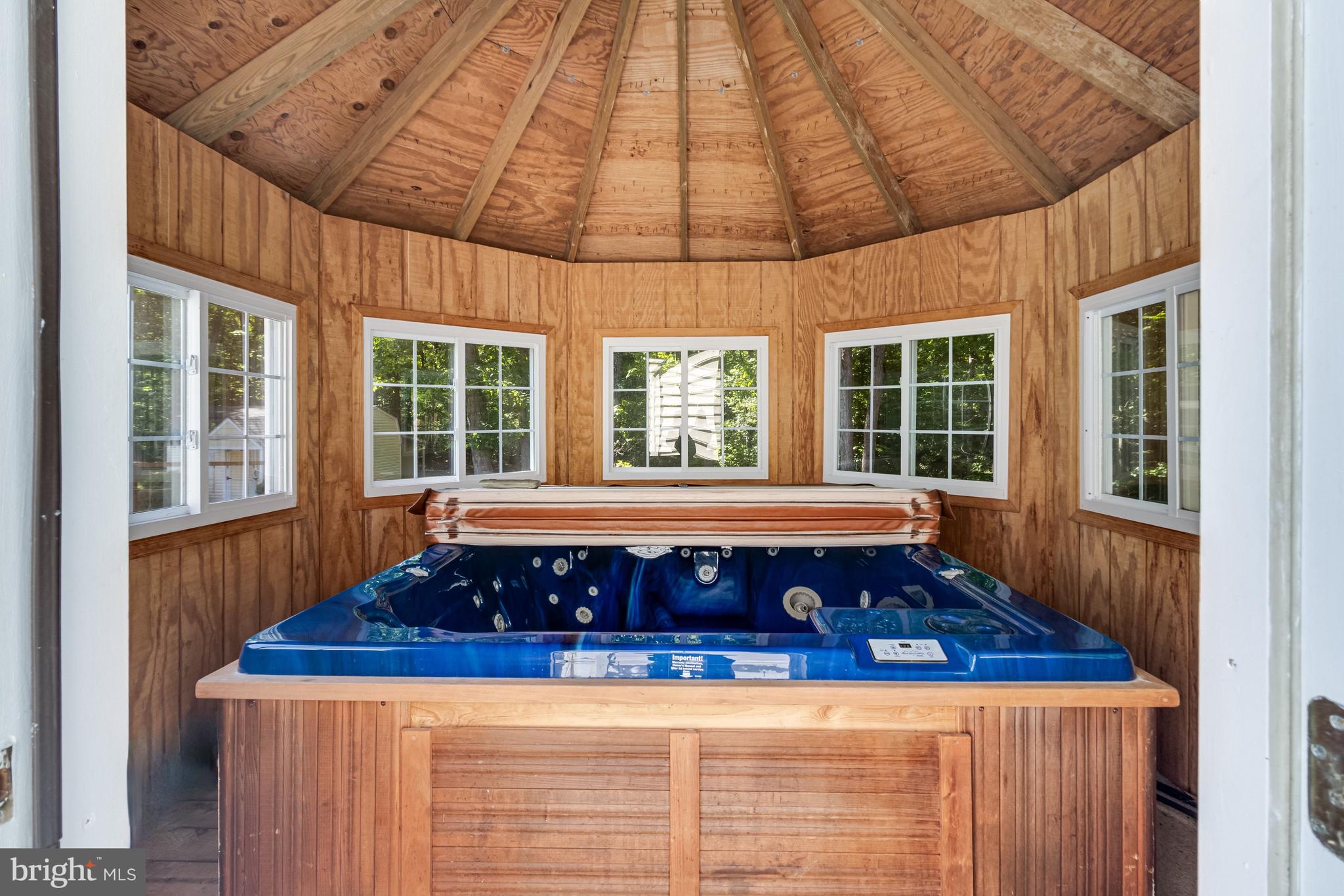 8875 LOCUST GROVE DRIVE