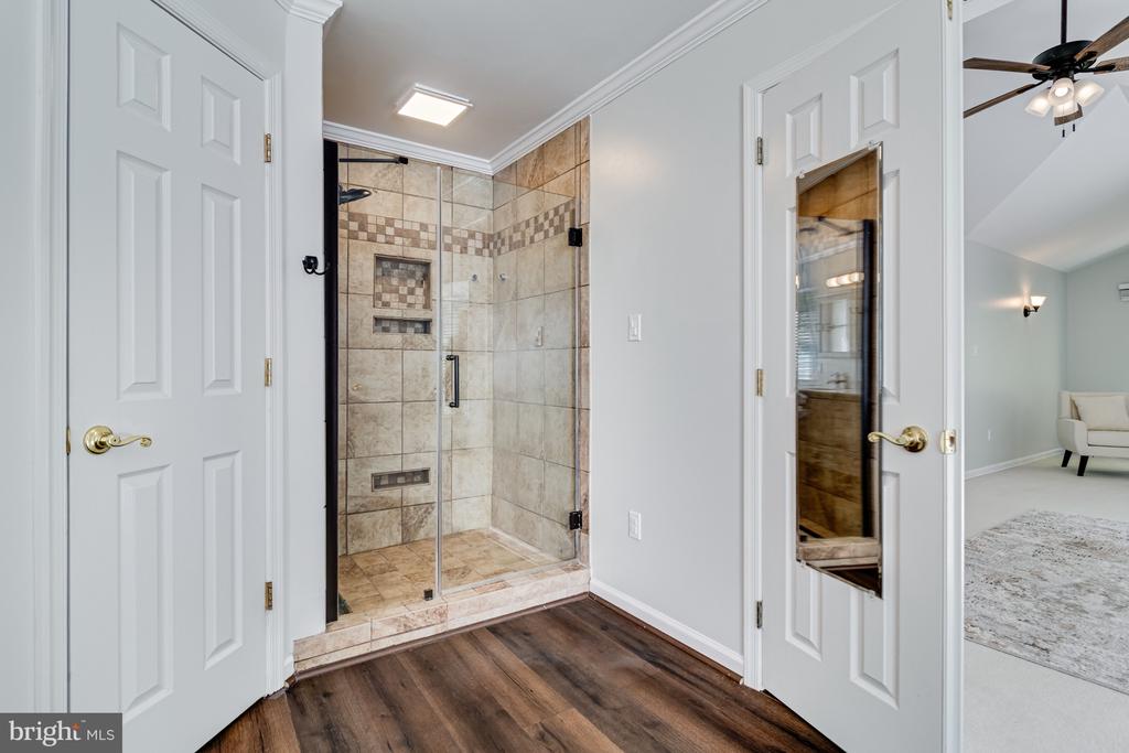 8875 LOCUST GROVE DRIVE