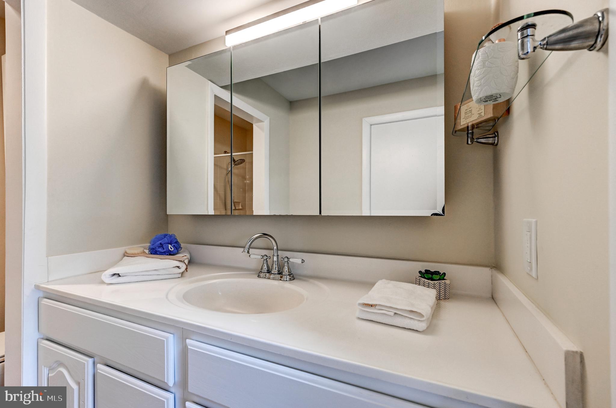 5554 Vantage Point Rd