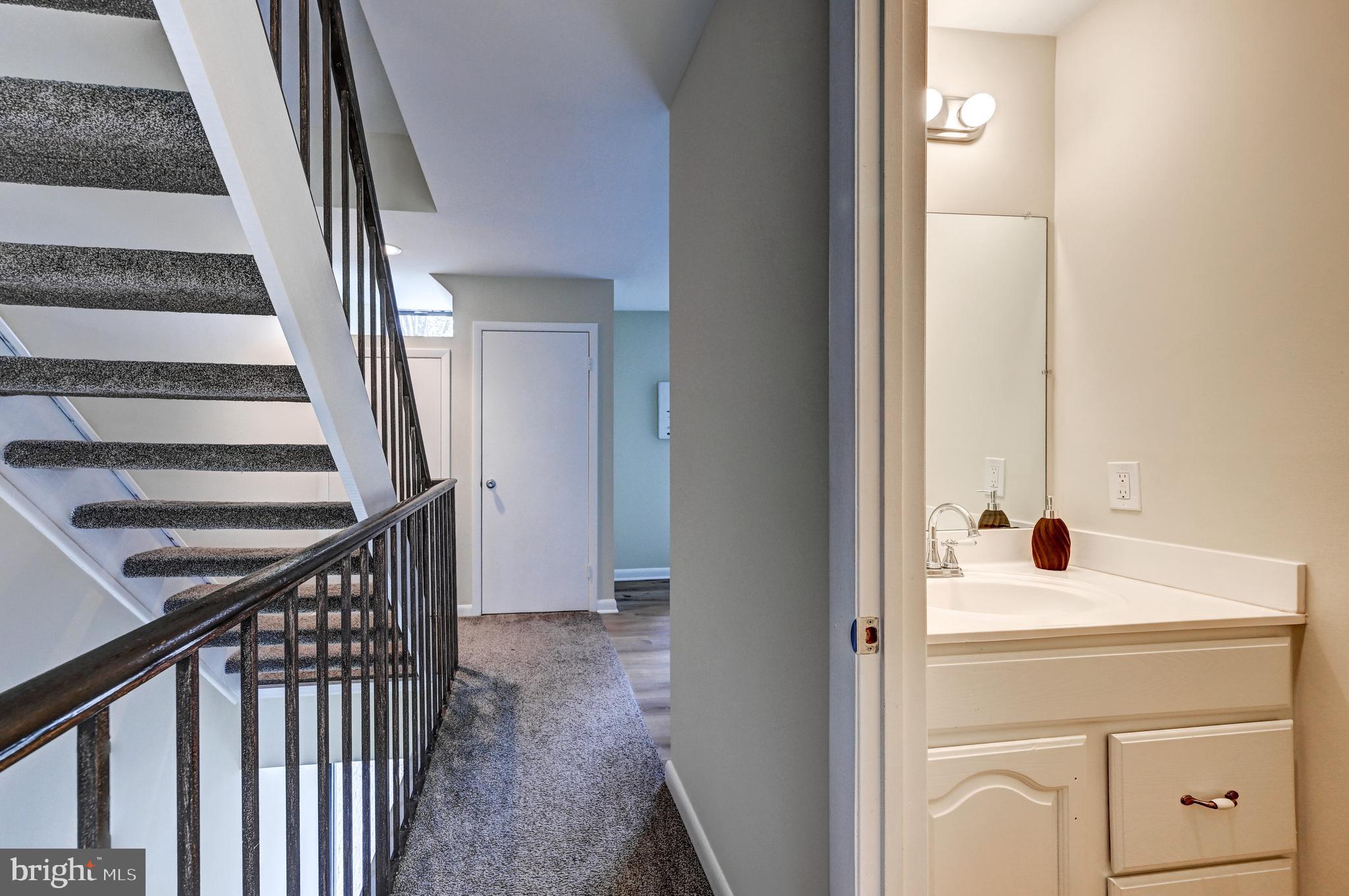 5554 Vantage Point Rd