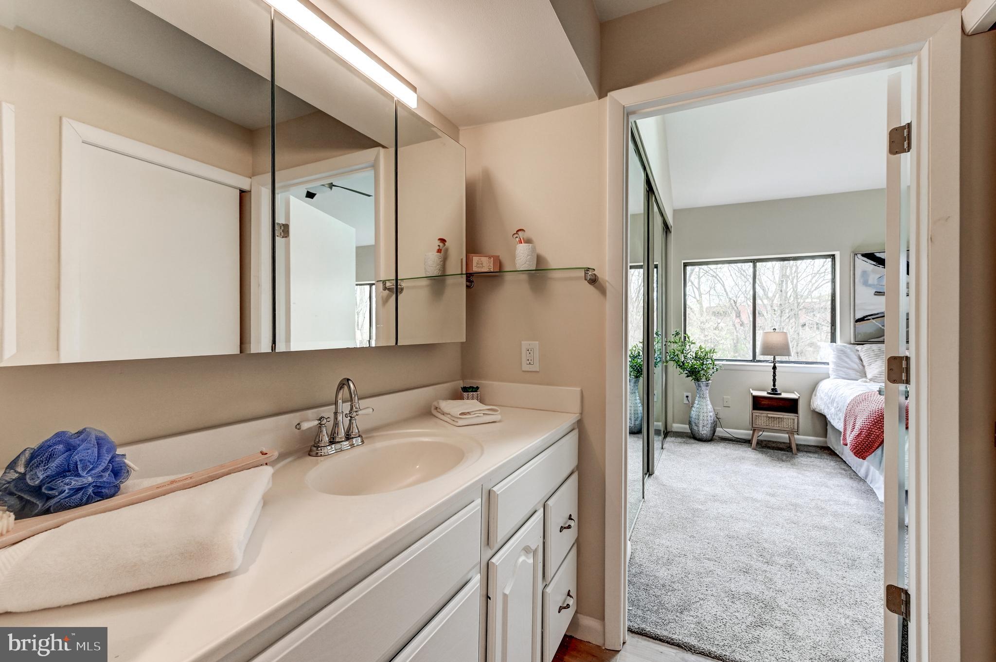 5554 Vantage Point Rd