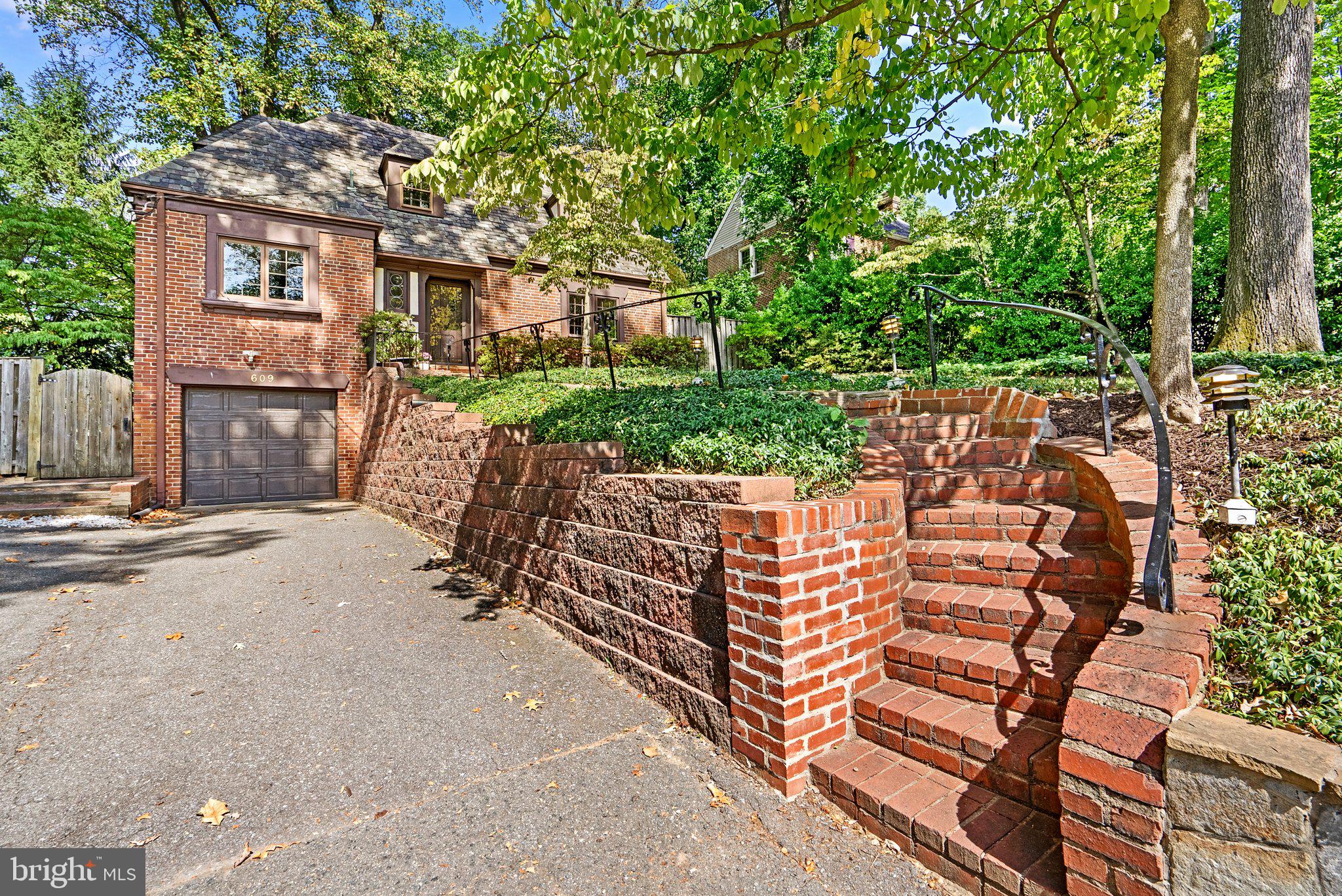609 Dale DRIVE