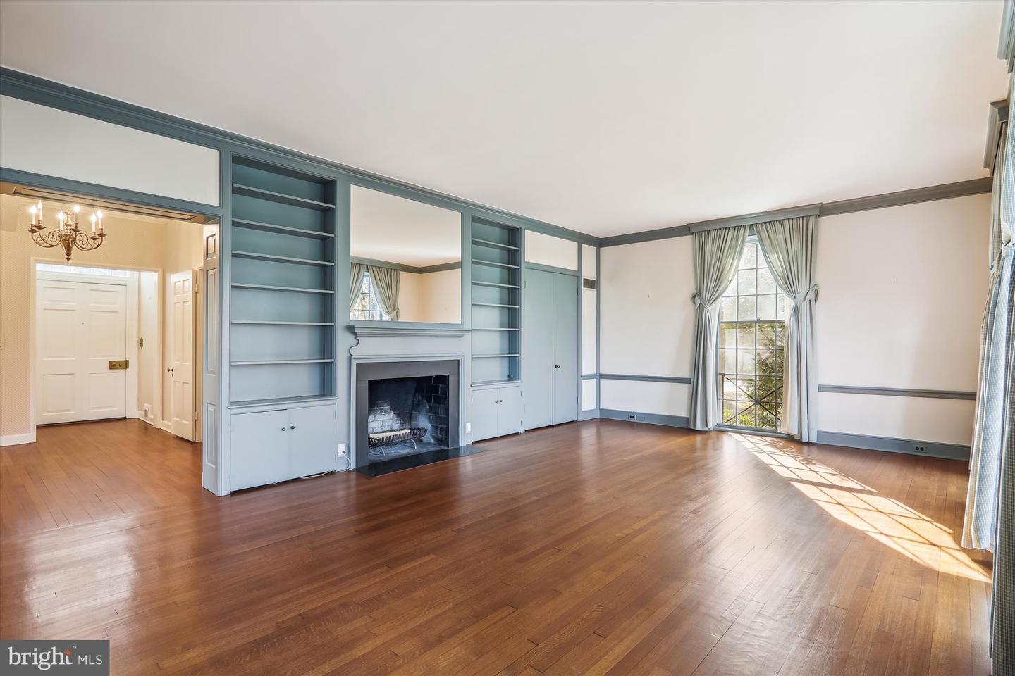 4009 Beverly Rd