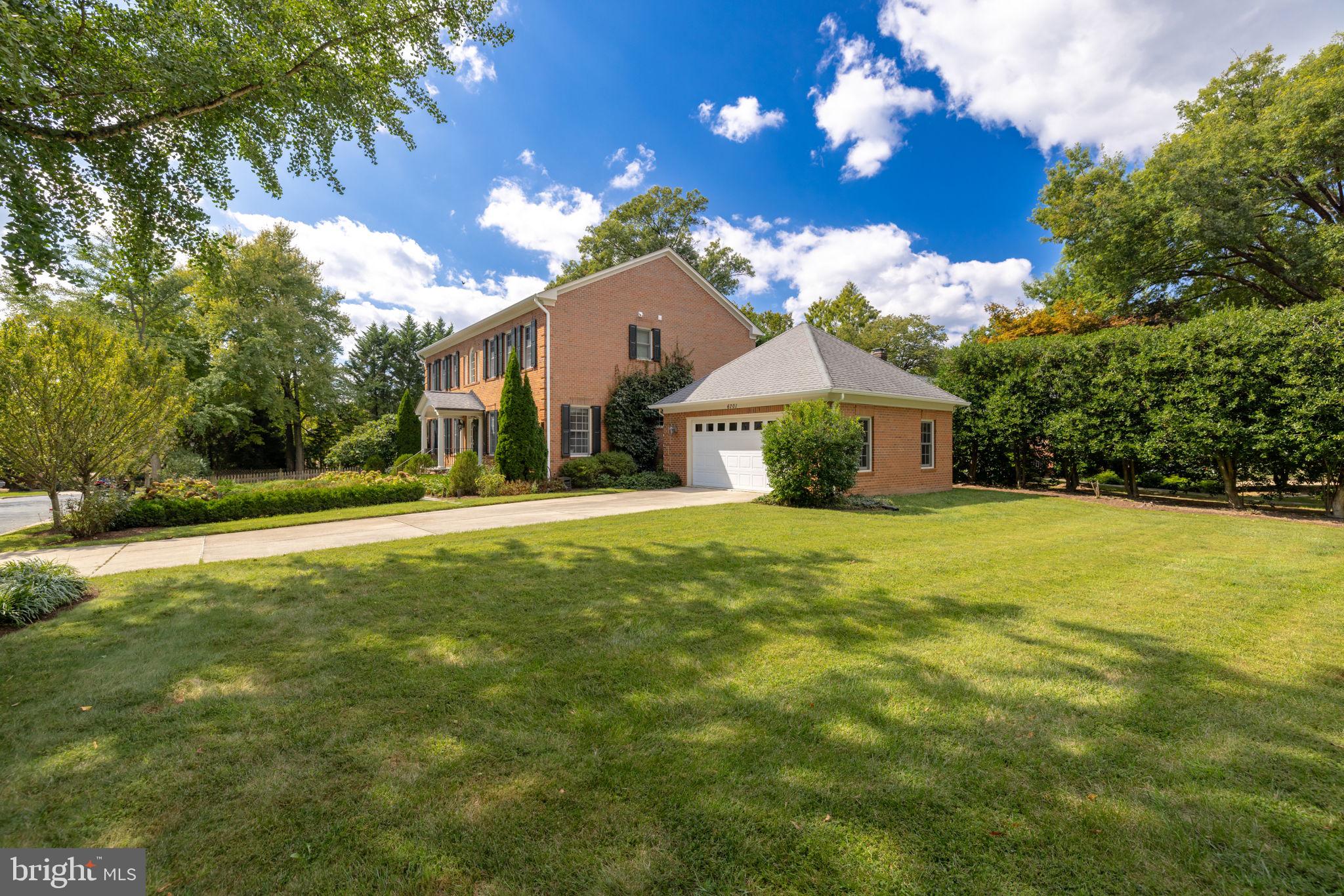 6701 Honesty Dr