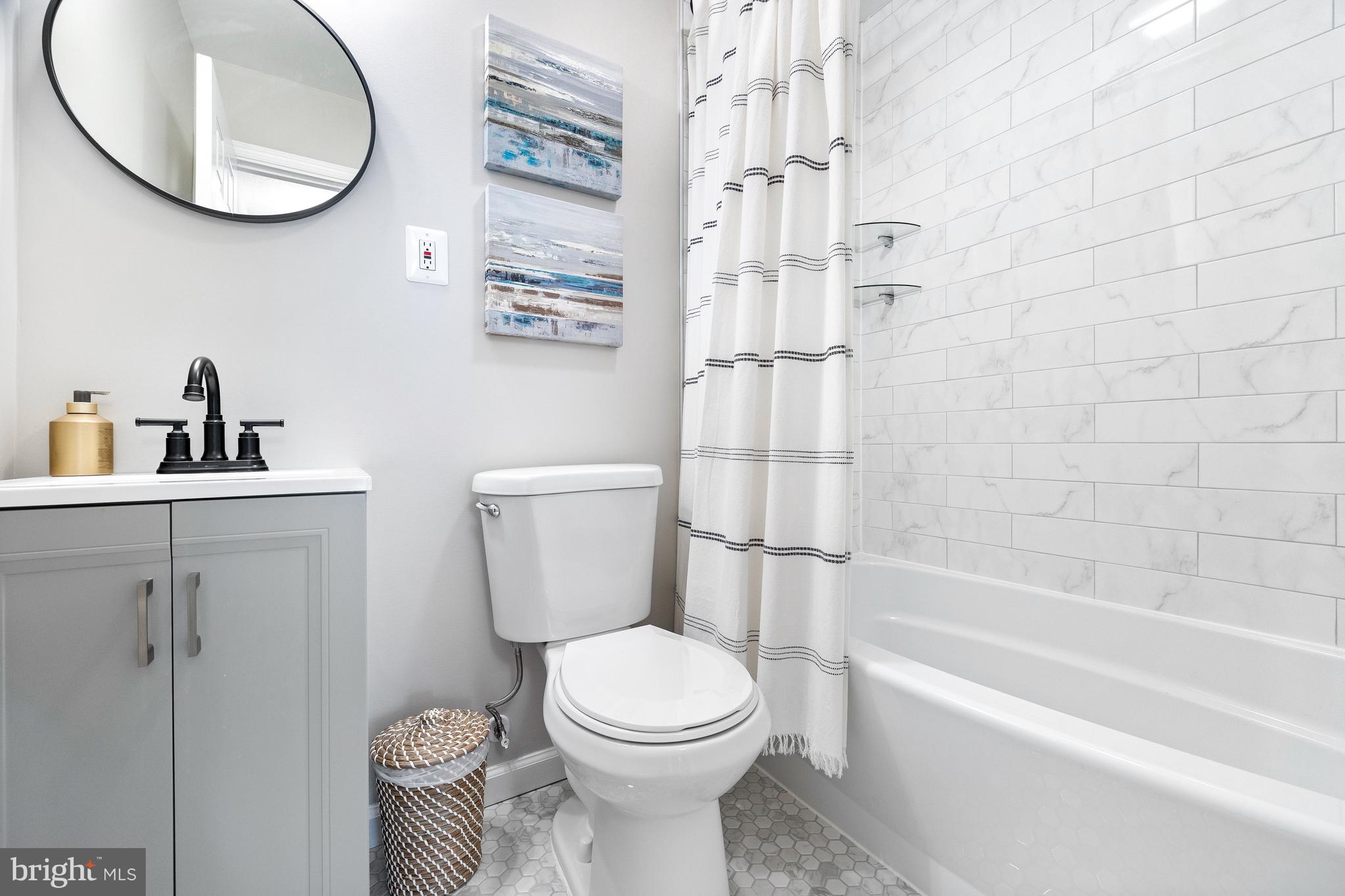 10102 Vanderbilt Cir