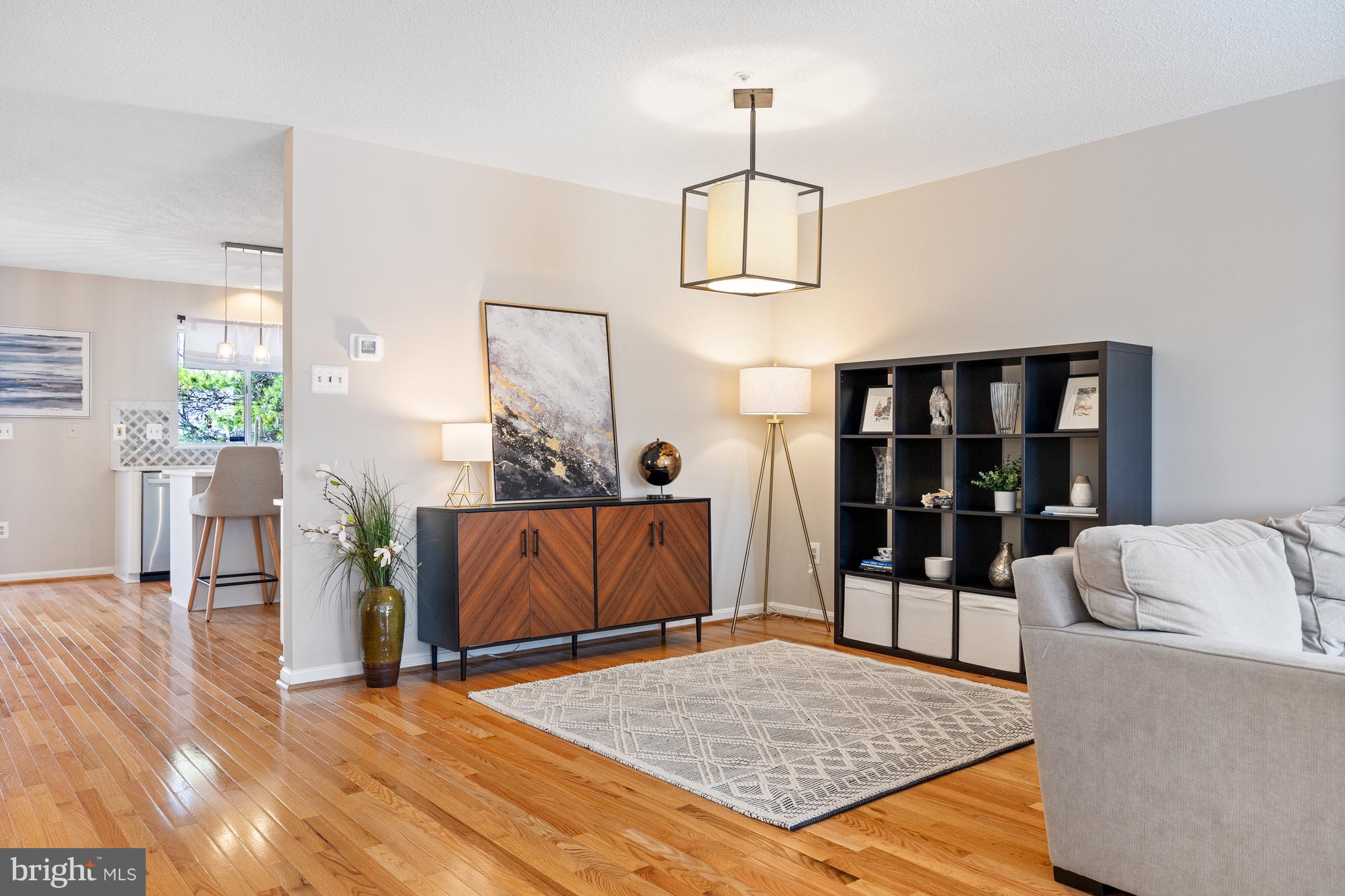 10102 Vanderbilt Cir
