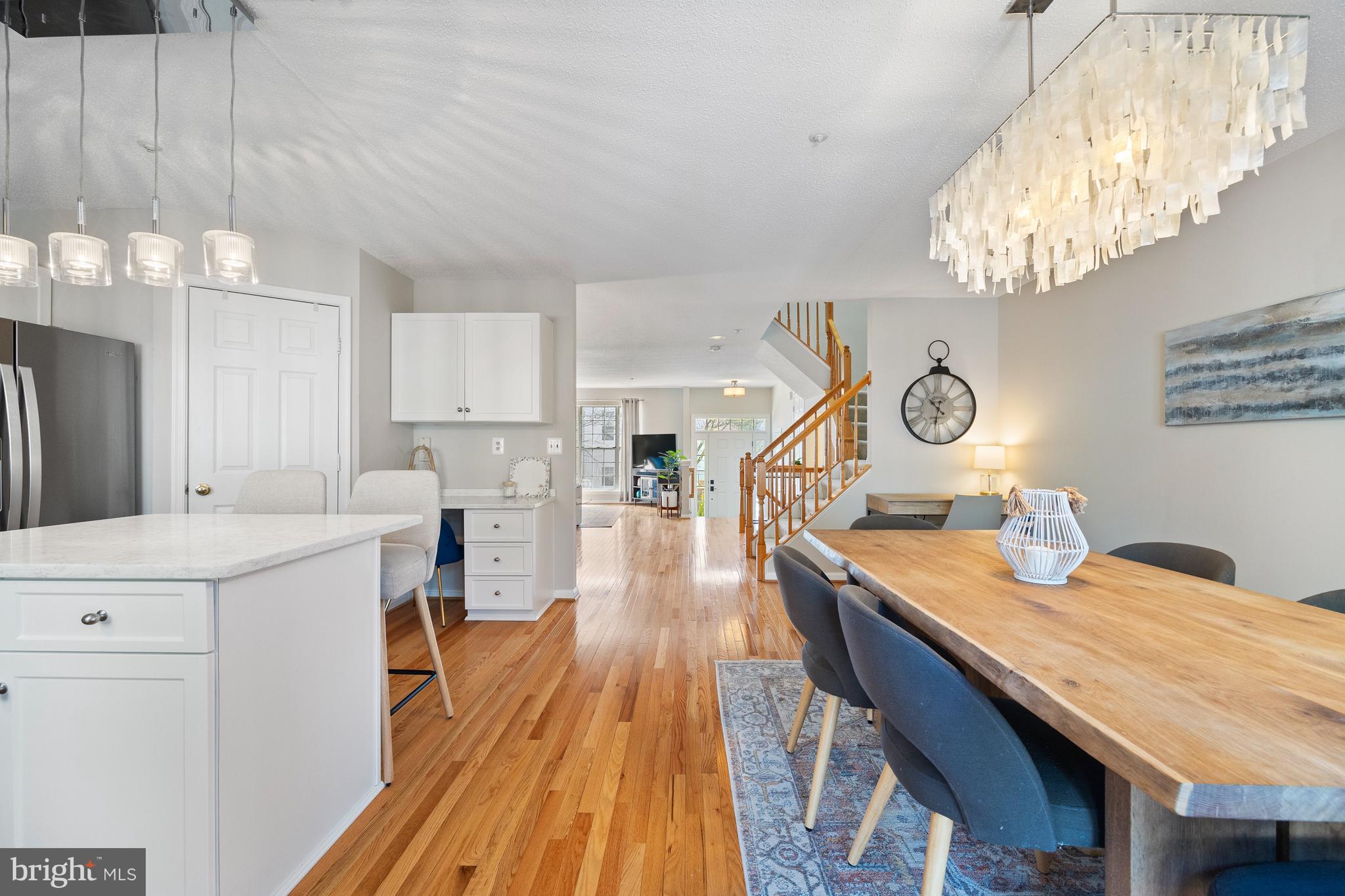 10102 Vanderbilt Cir