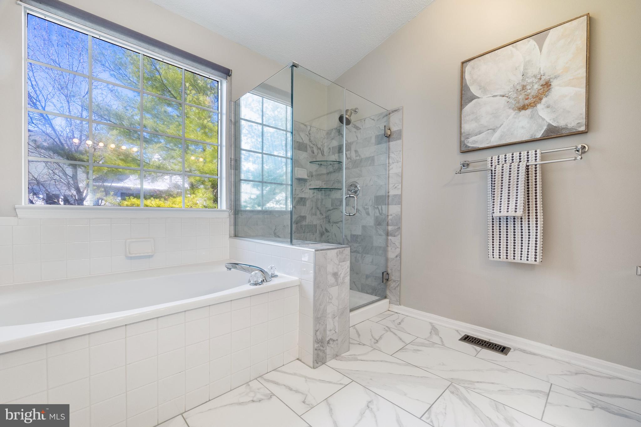 10102 Vanderbilt Cir