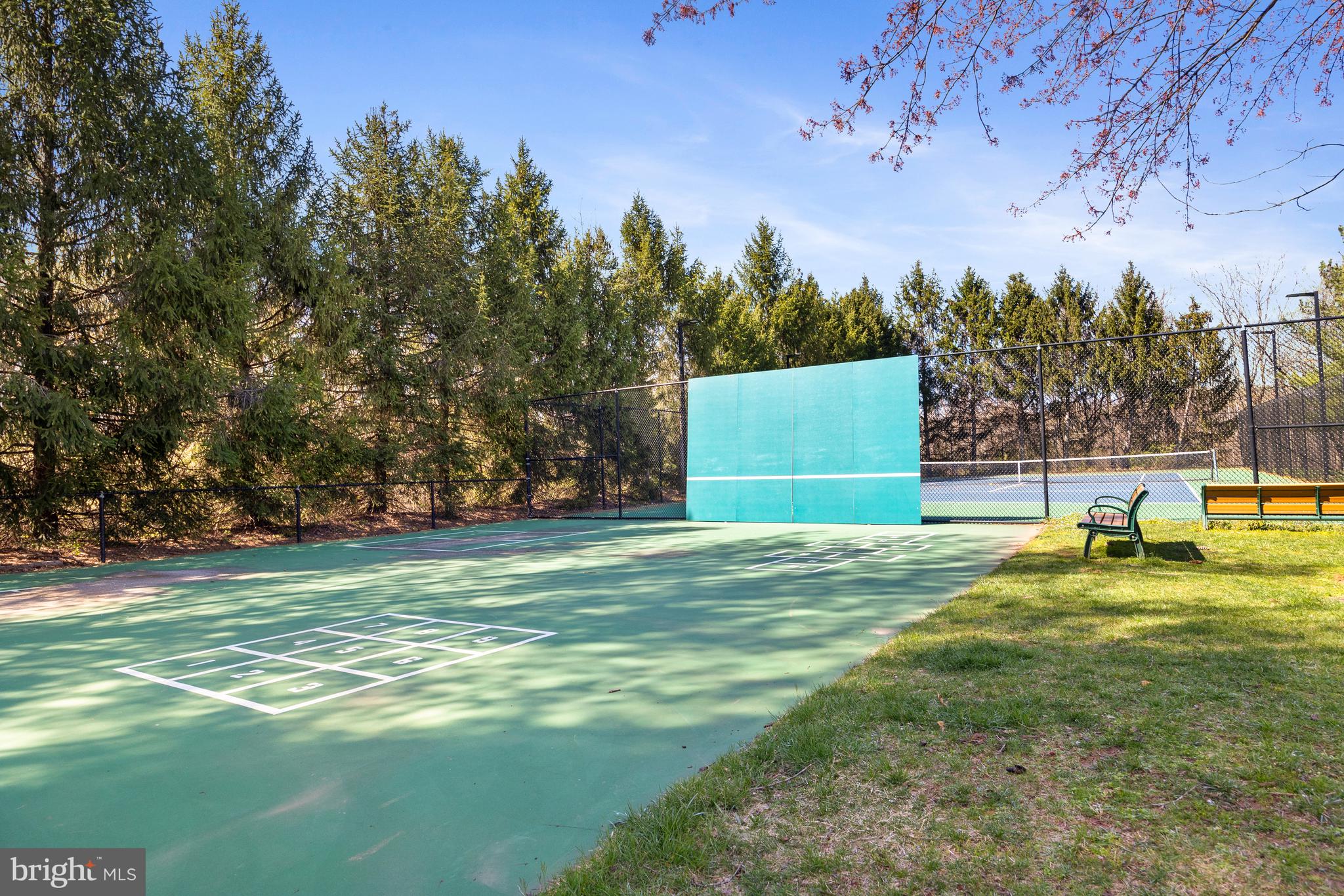 10102 Vanderbilt Cir