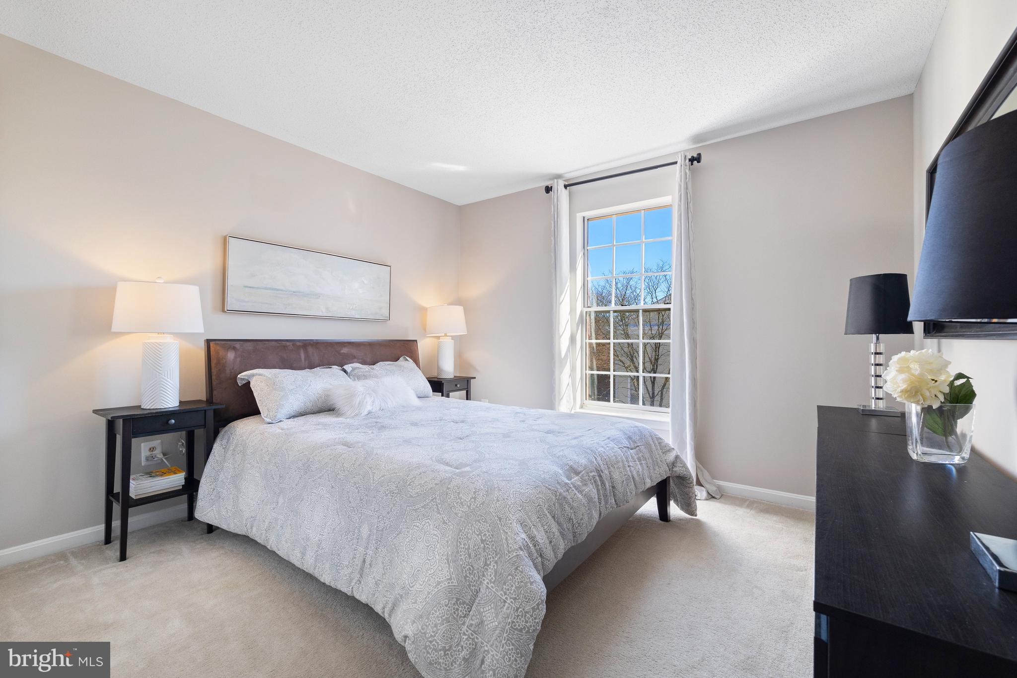 10102 Vanderbilt Cir