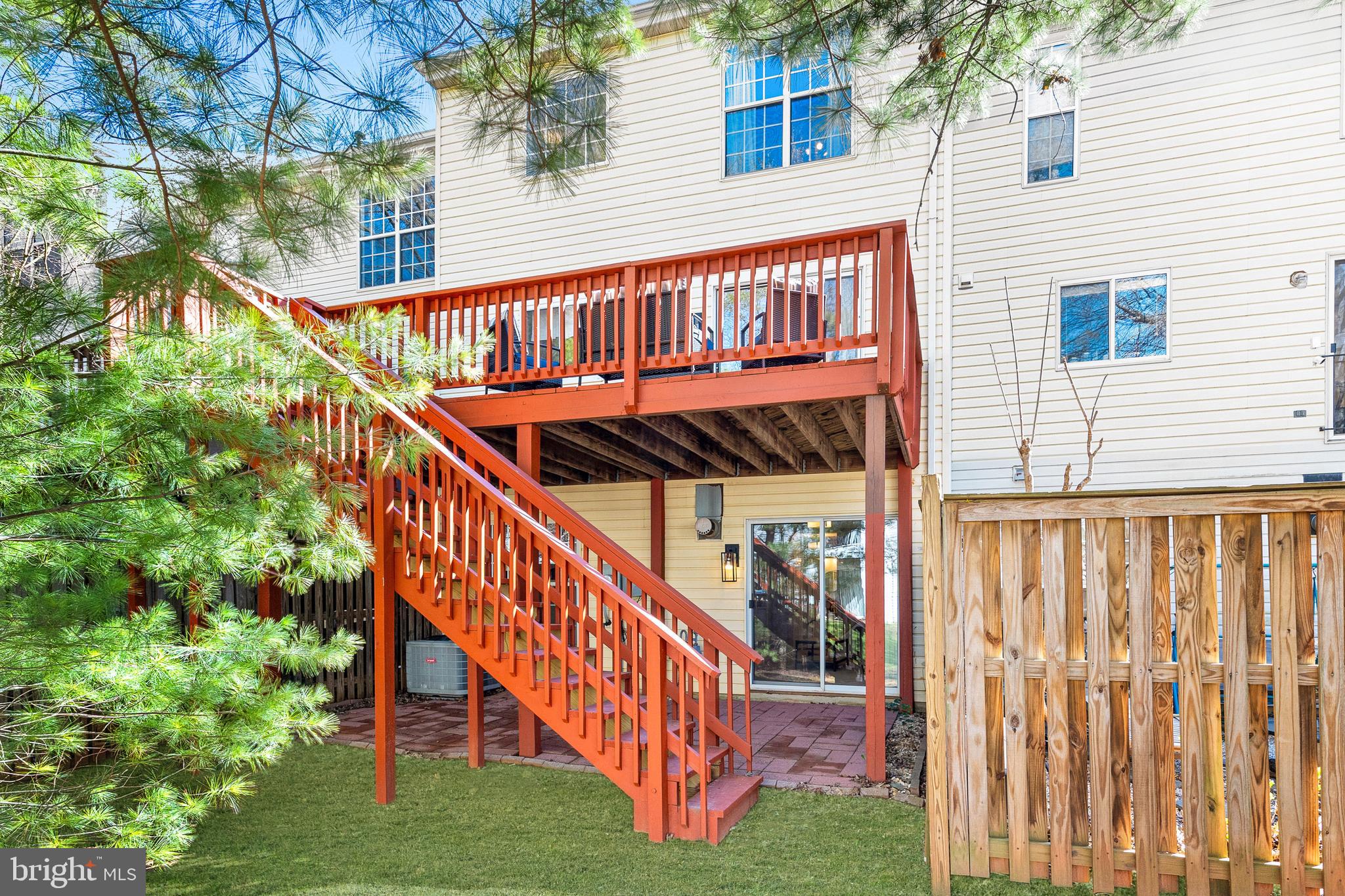 10102 Vanderbilt Cir