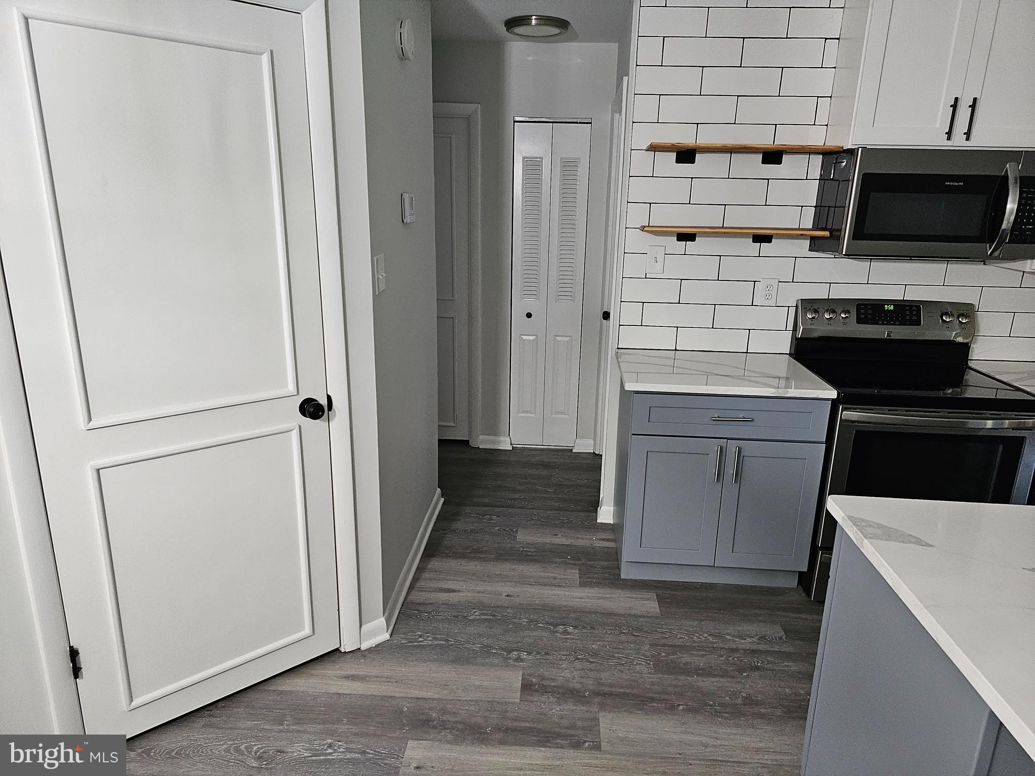 605 Hudson Ave #218