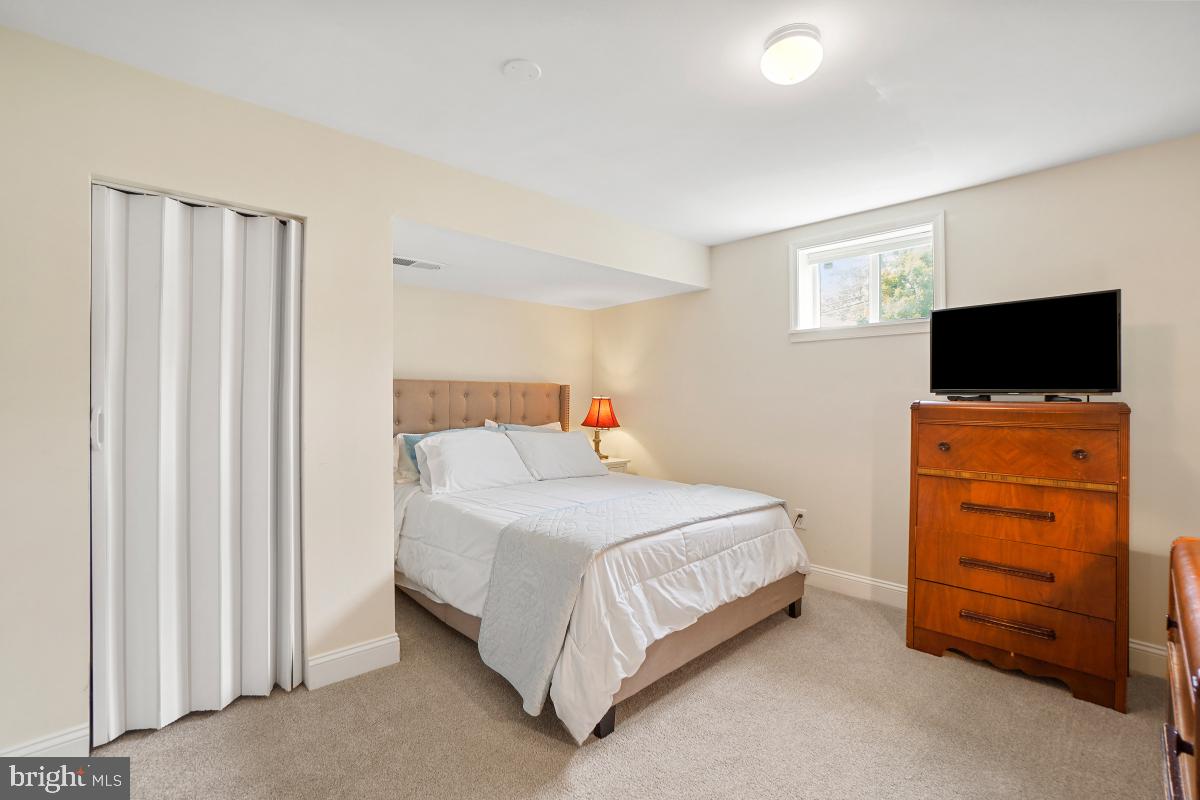 401 Royalton Rd