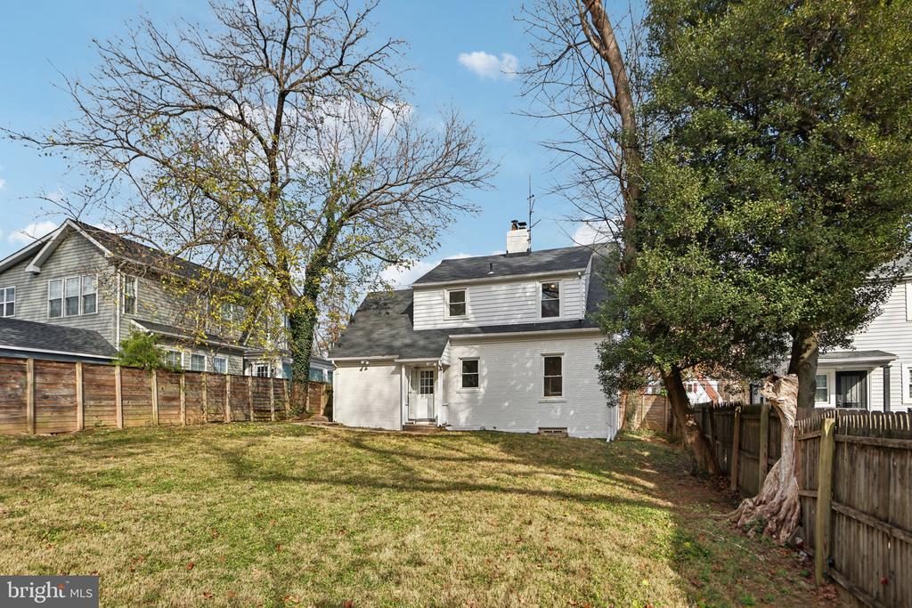 8110 Old Georgetown Rd