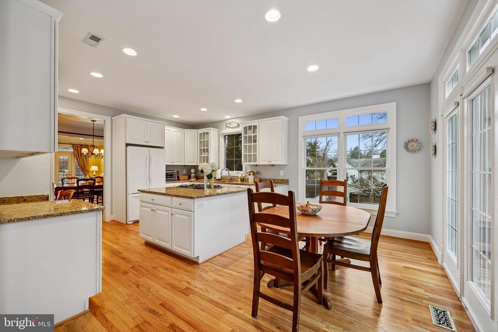 8807 RIDGE ROAD