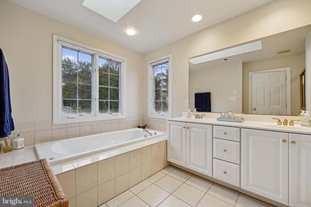 8807 RIDGE ROAD