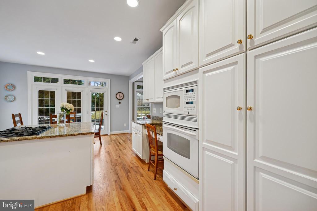 8807 RIDGE ROAD
