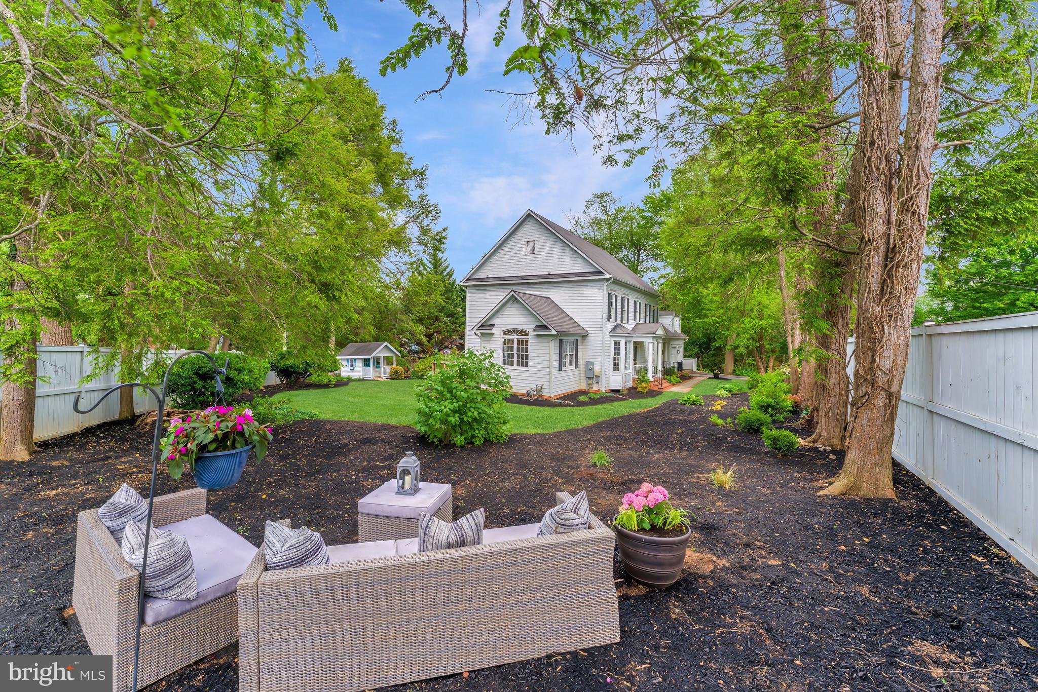 5221 LOCUST AVENUE