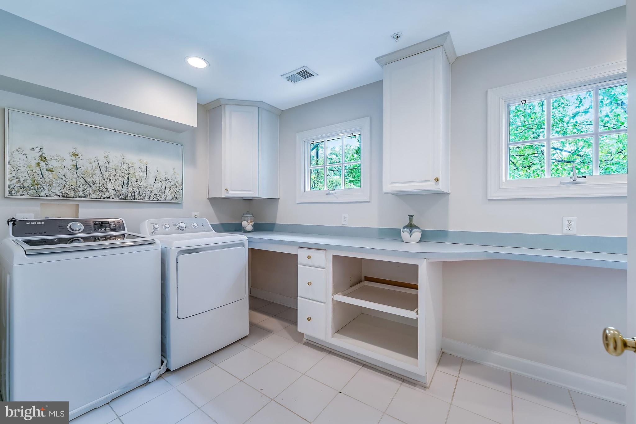 5221 LOCUST AVENUE