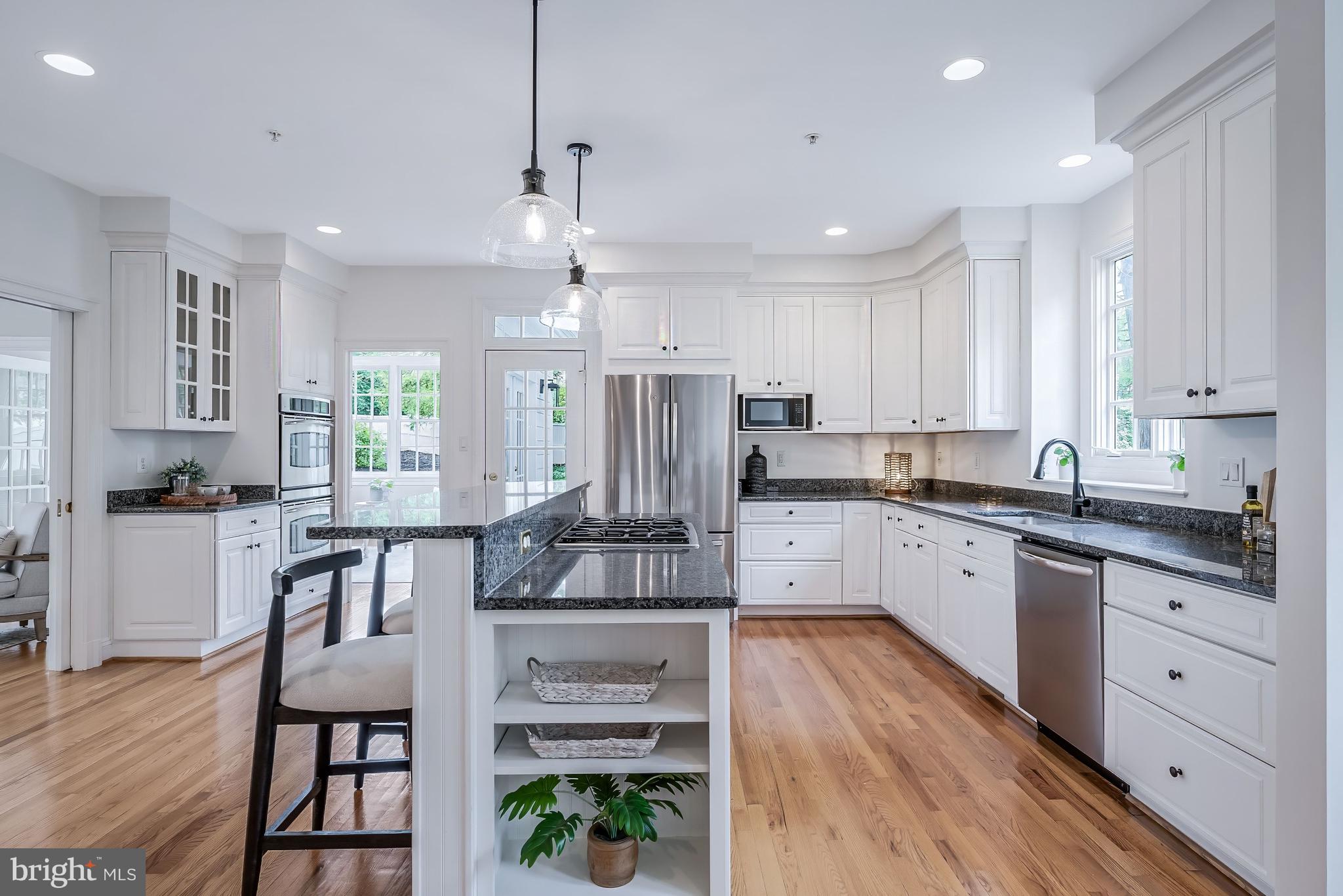 5221 LOCUST AVENUE