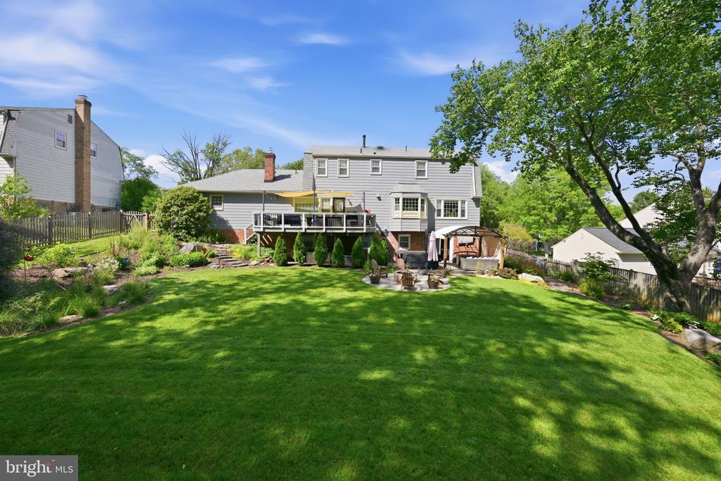 4716 HORNBEAM DRIVE
