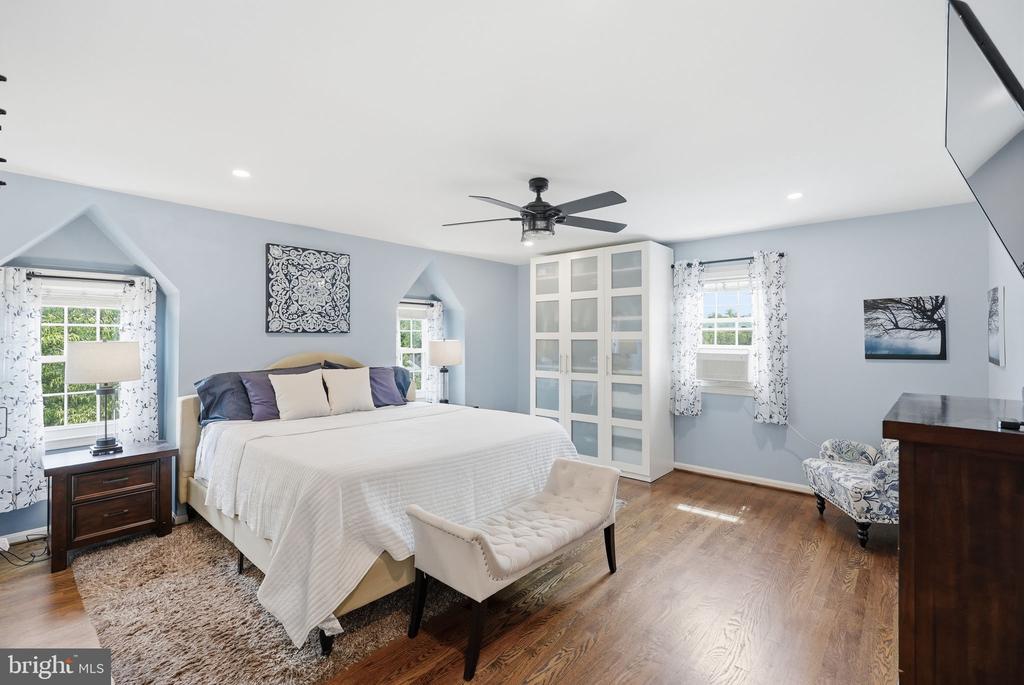 4716 HORNBEAM DRIVE