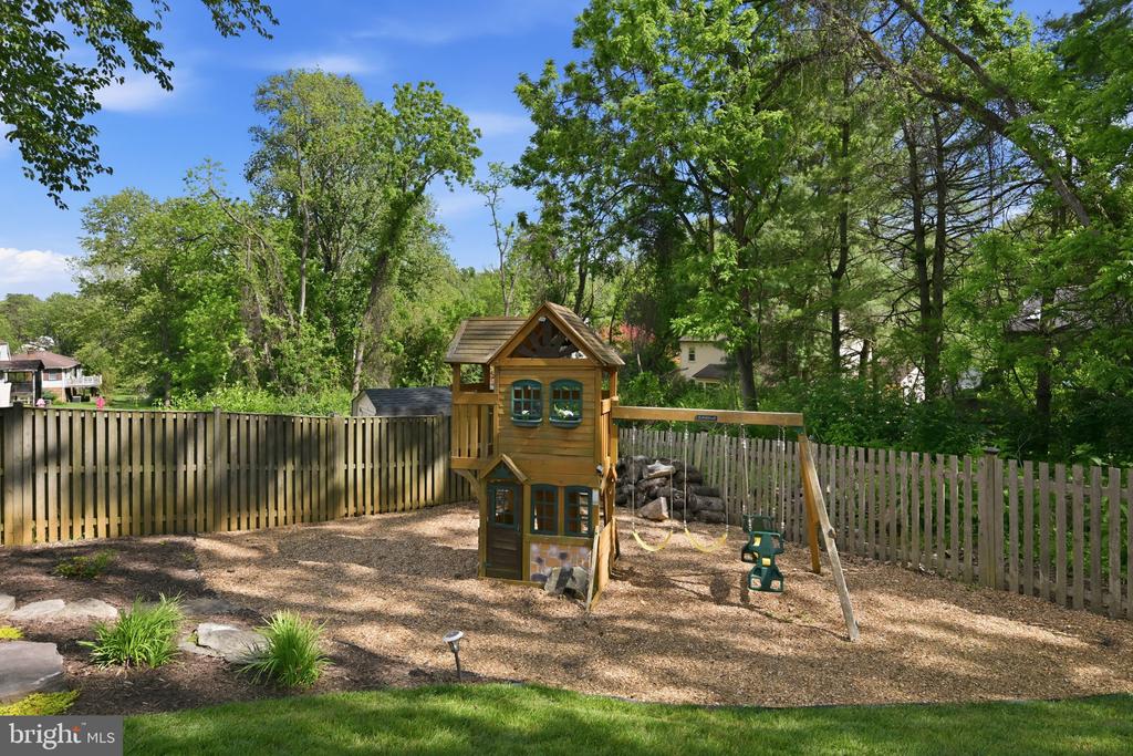 4716 HORNBEAM DRIVE