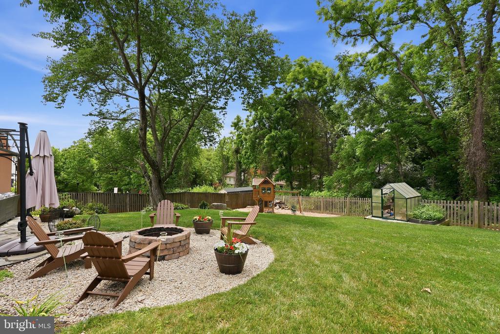 4716 HORNBEAM DRIVE