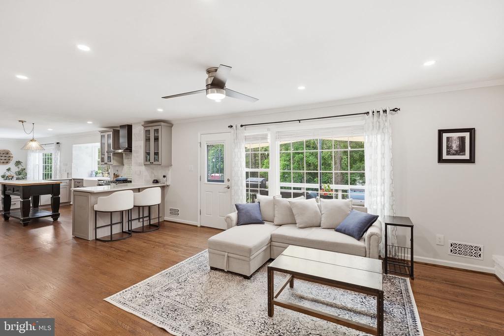 4716 HORNBEAM DRIVE