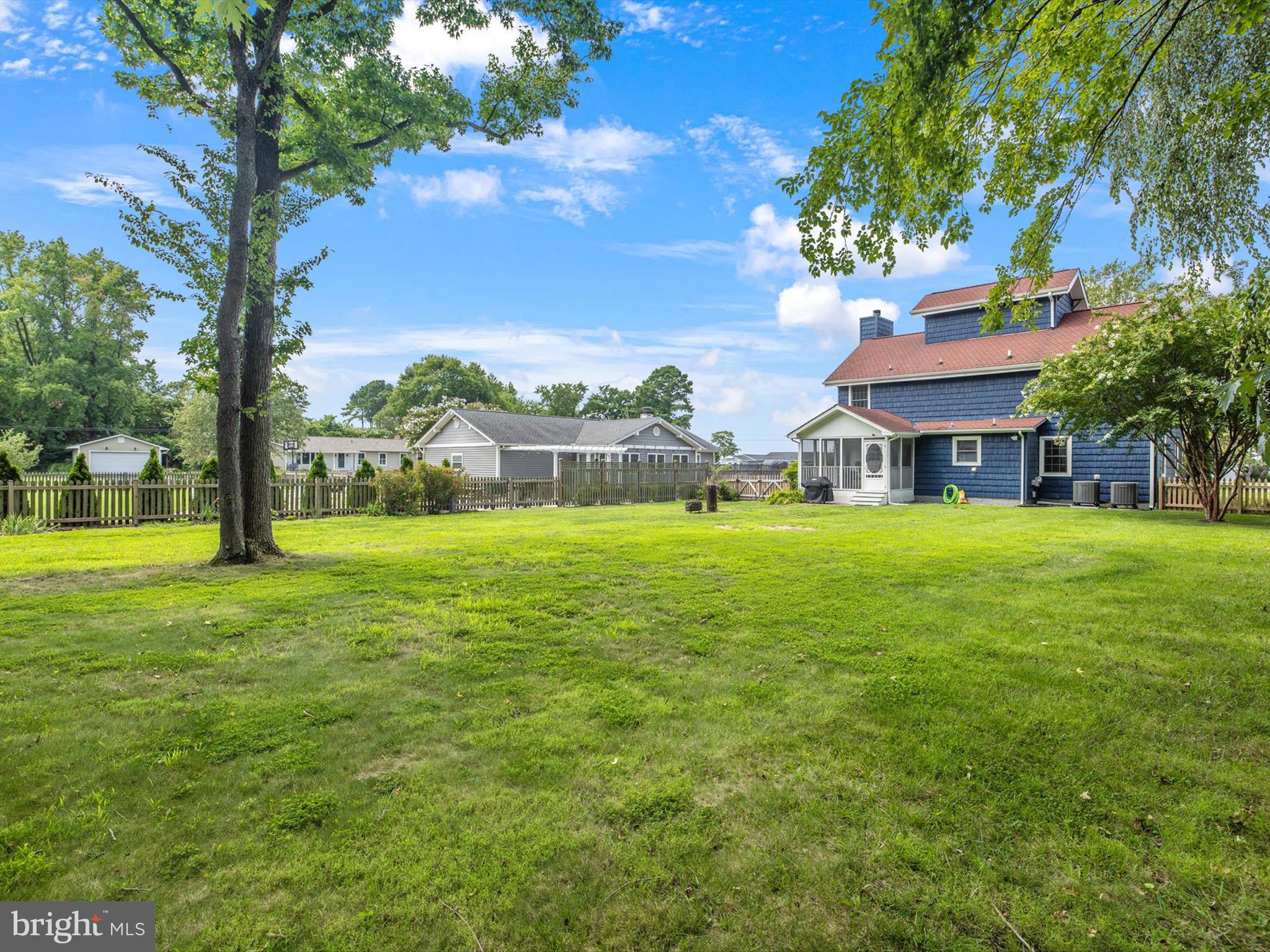 909 Bayside Dr