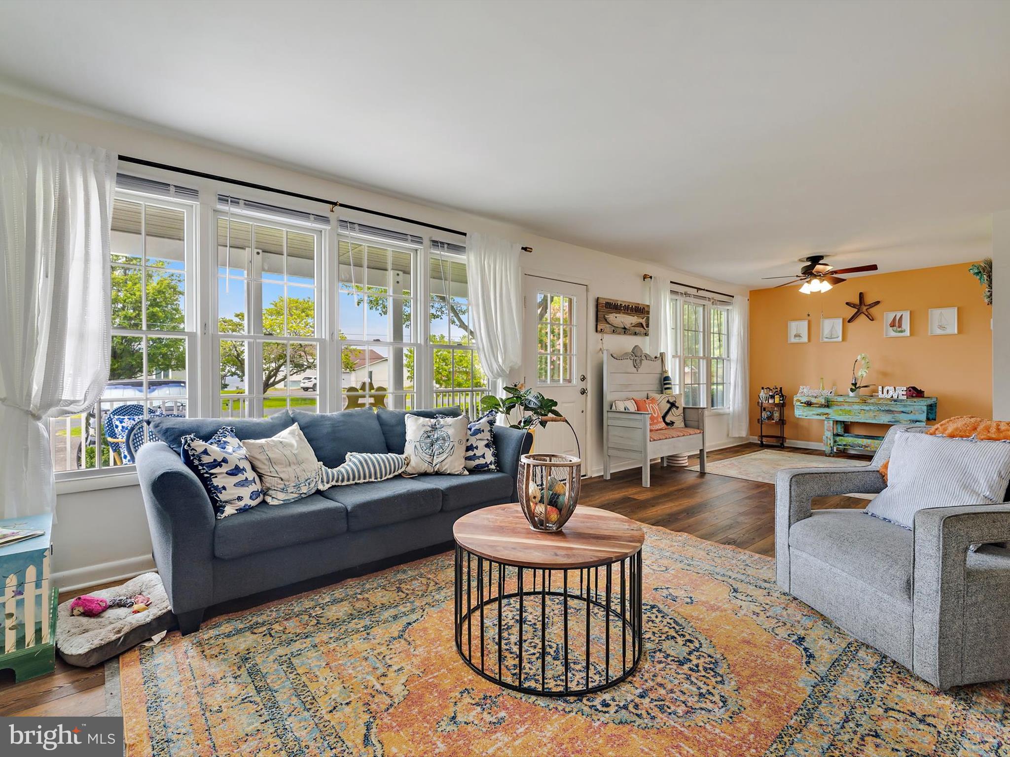 909 Bayside Dr