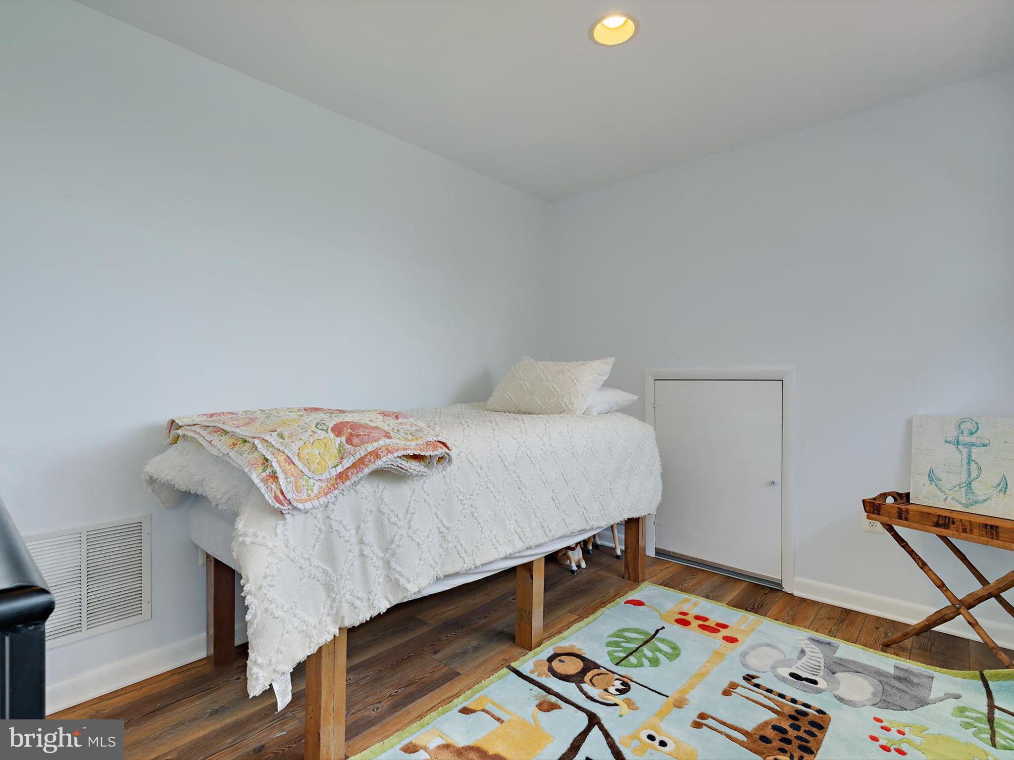 909 Bayside Dr
