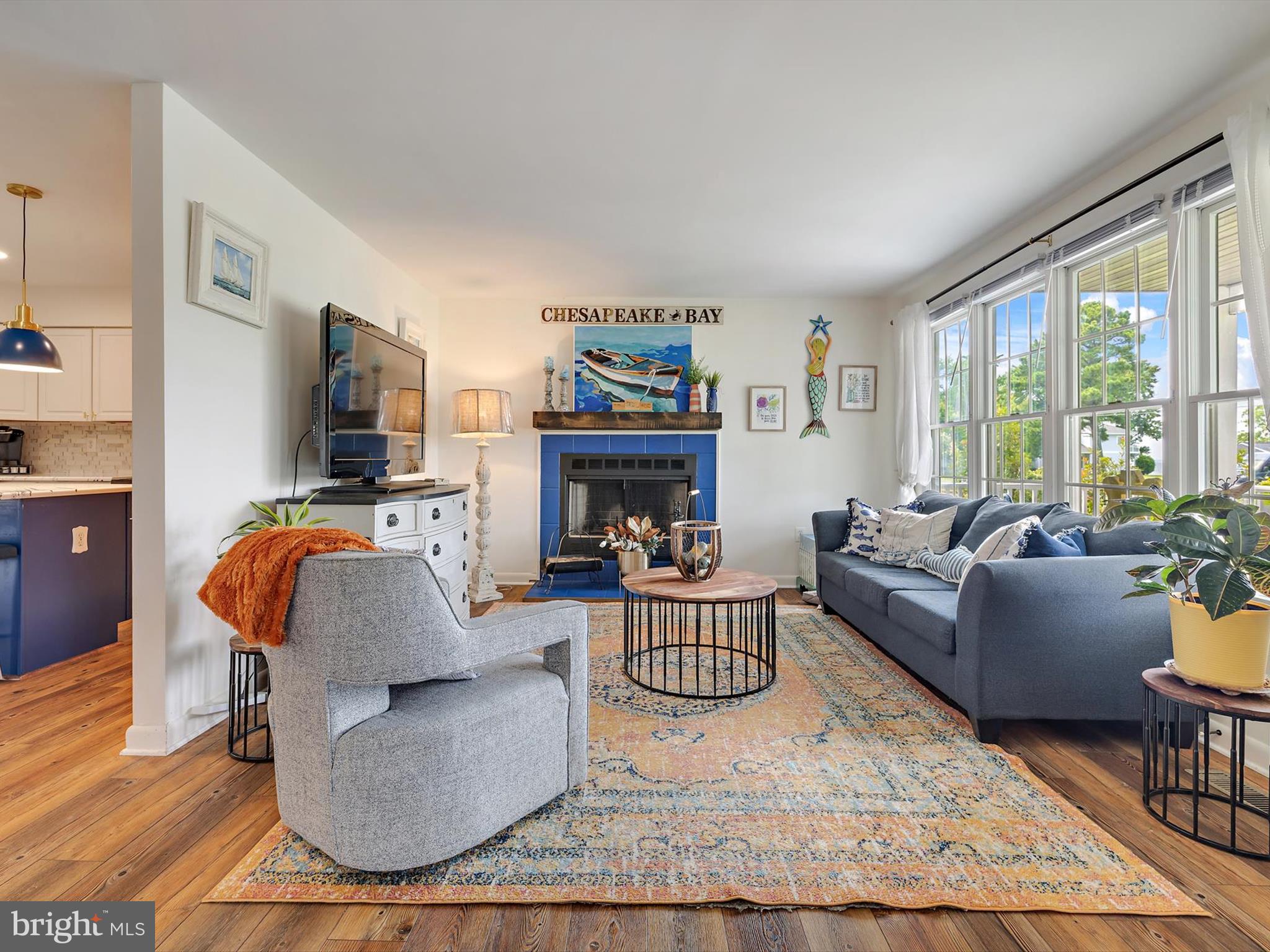 909 Bayside Dr