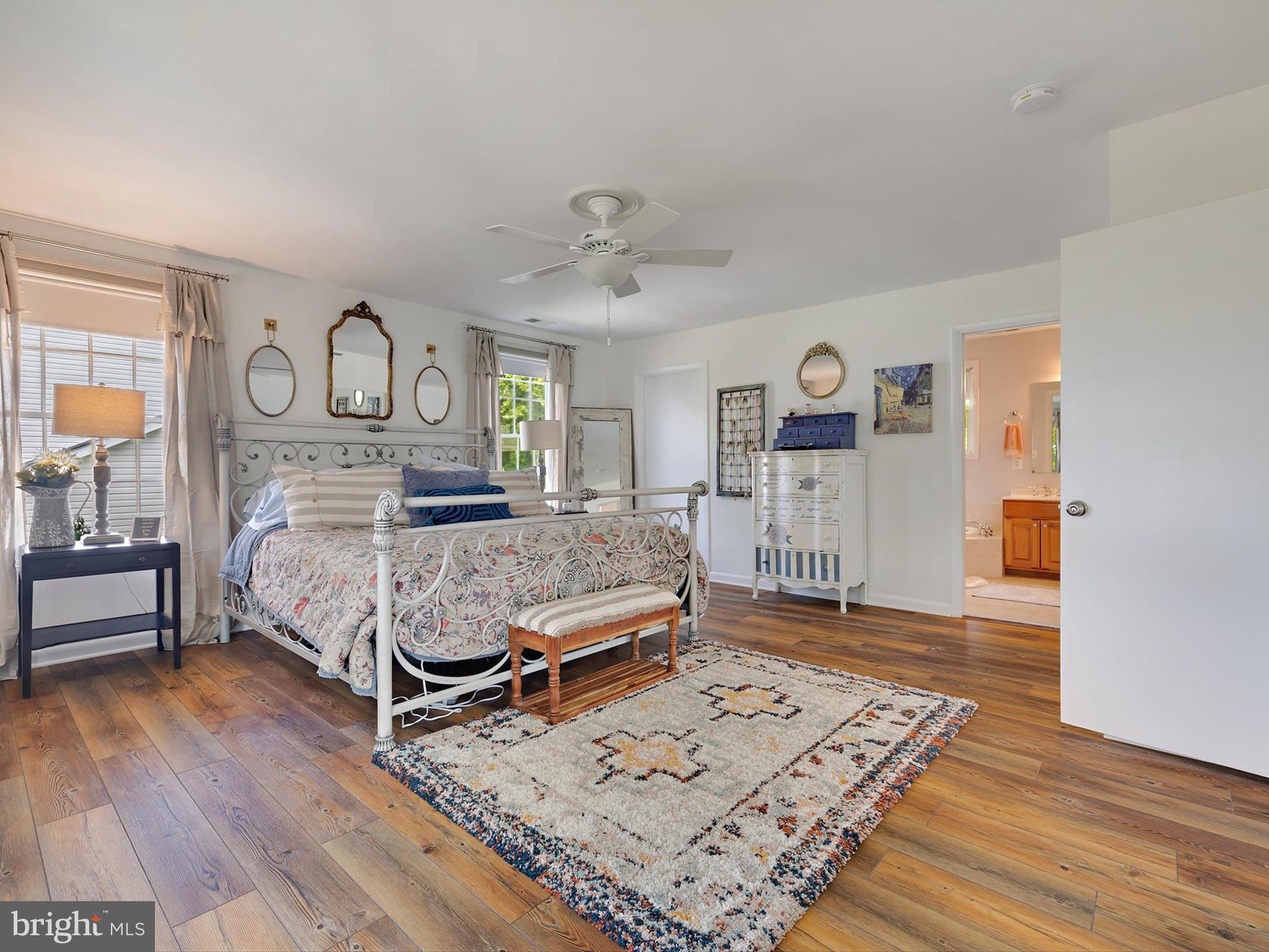 909 Bayside Dr