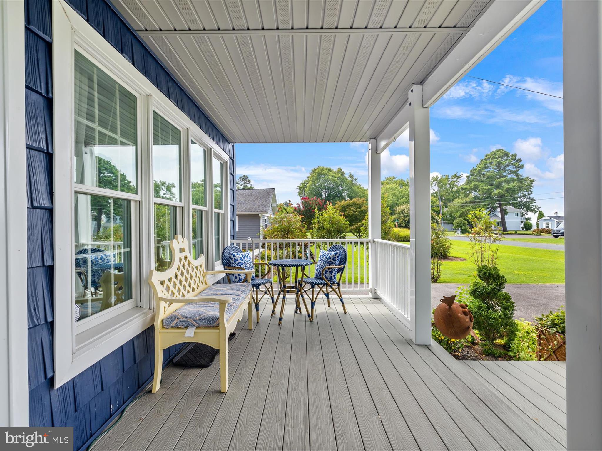 909 Bayside Dr