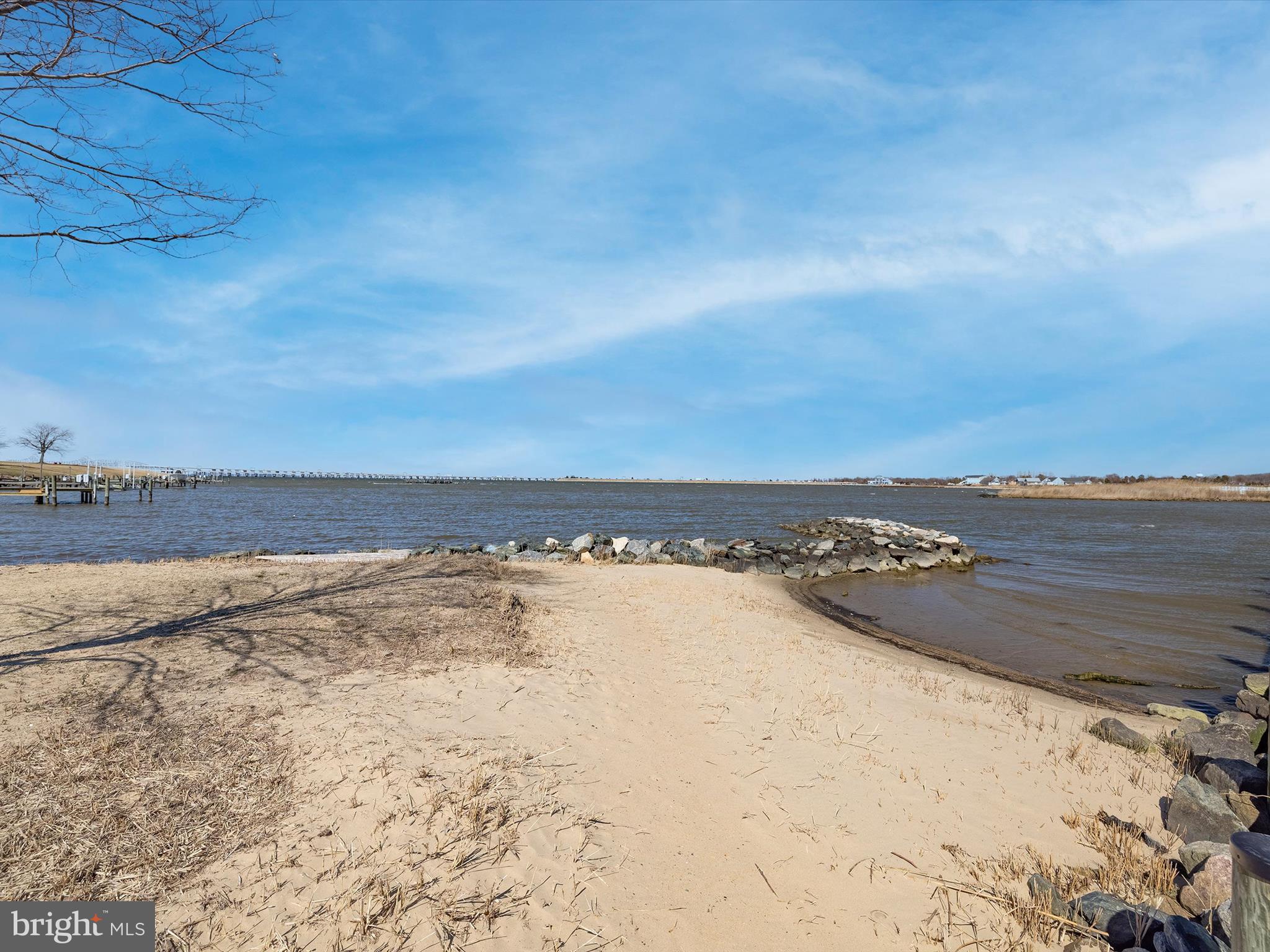 909 Bayside Dr