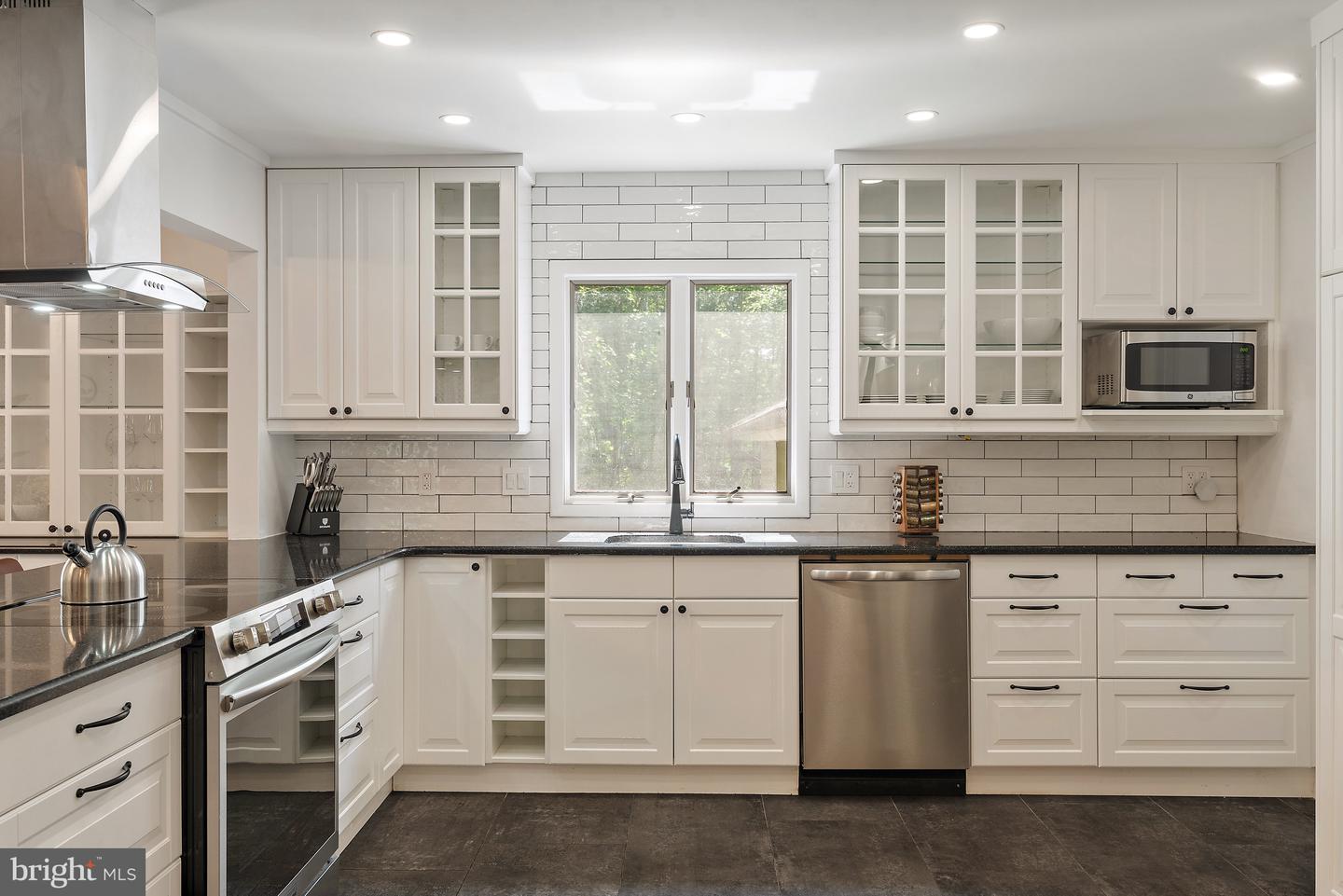 4 Bunkers Ct