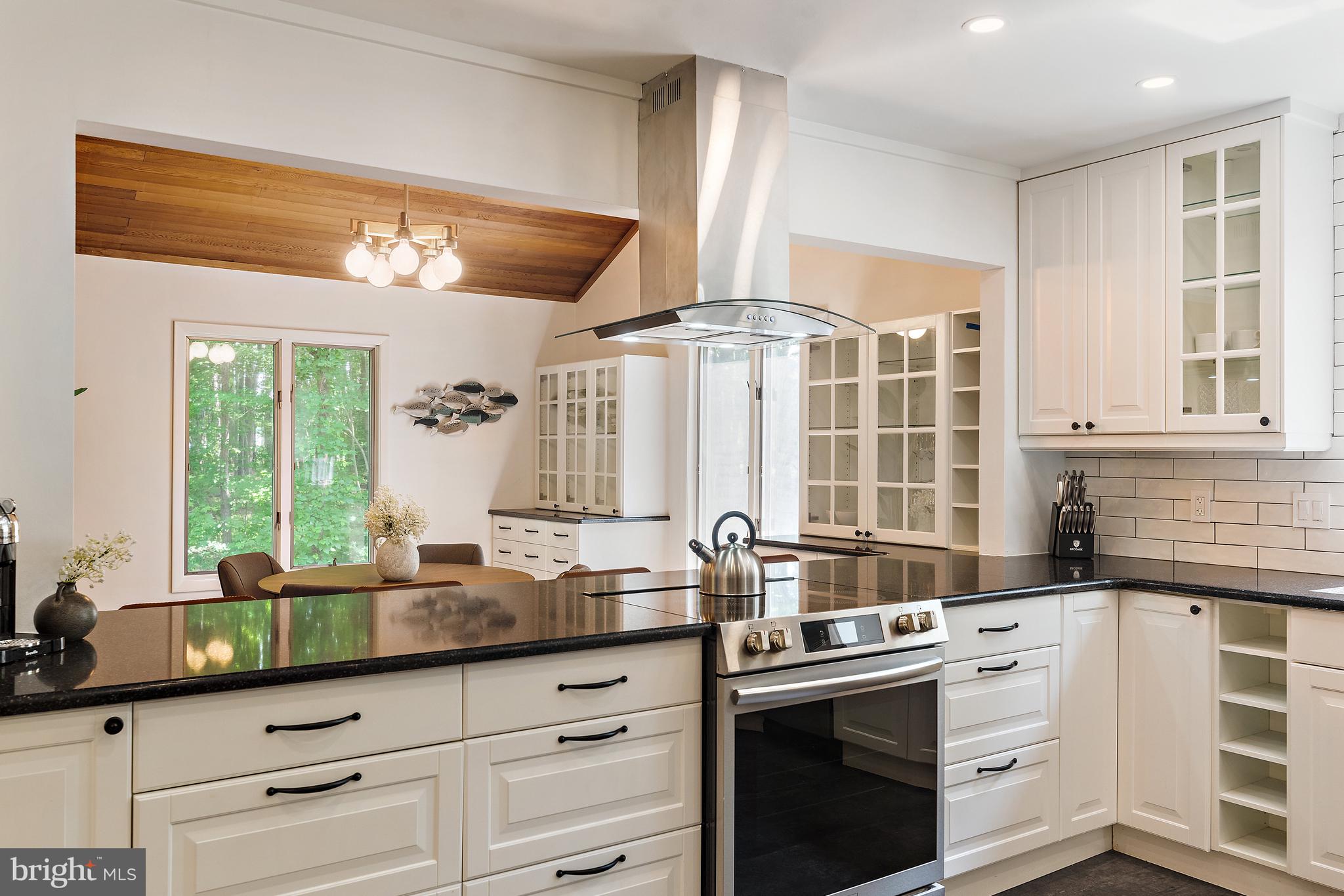 4 Bunkers Ct